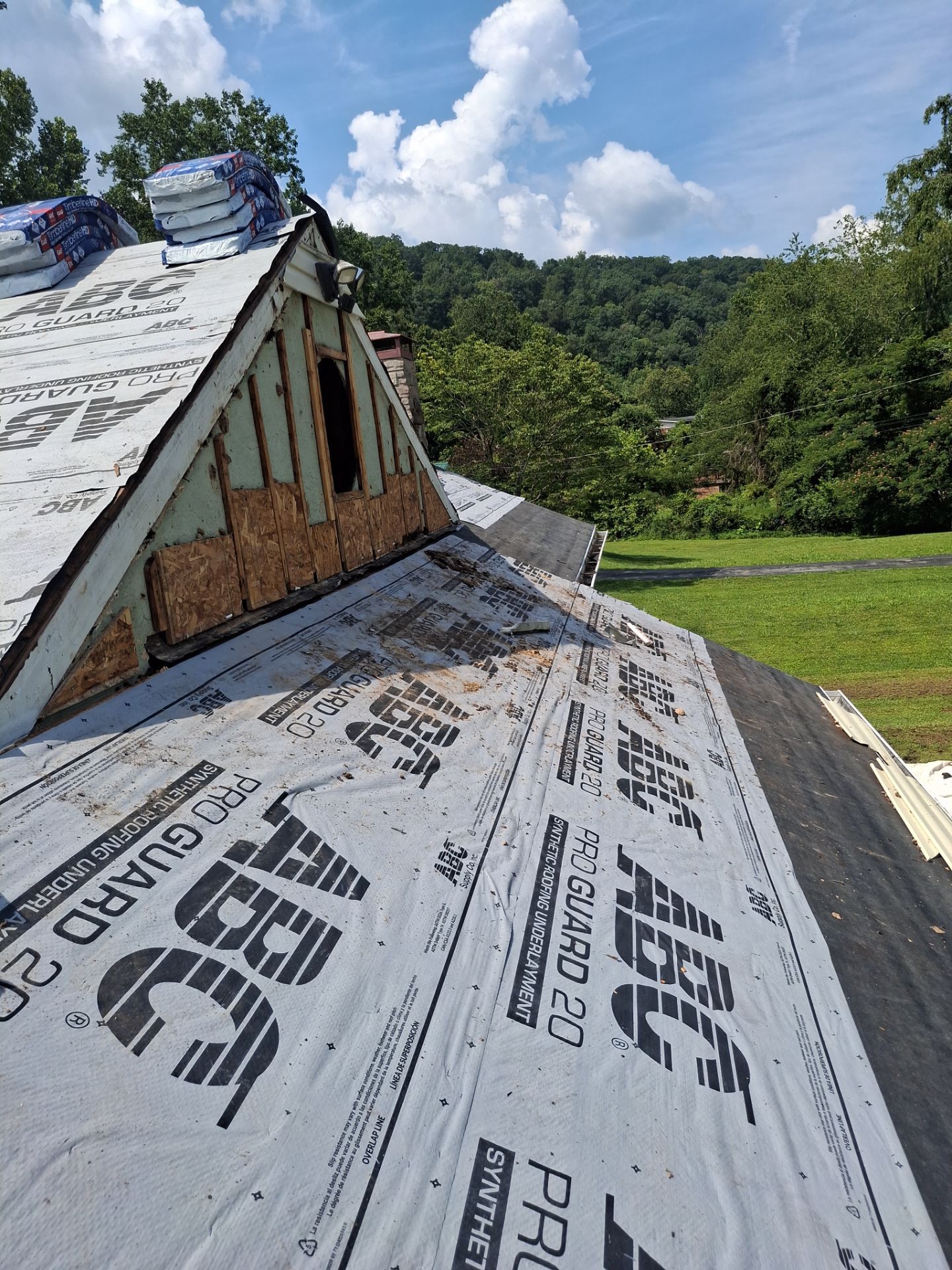 Residential Roofing Installation using GAF Timberline HDZ Weatherer Wood by Rainstoppers Roofing