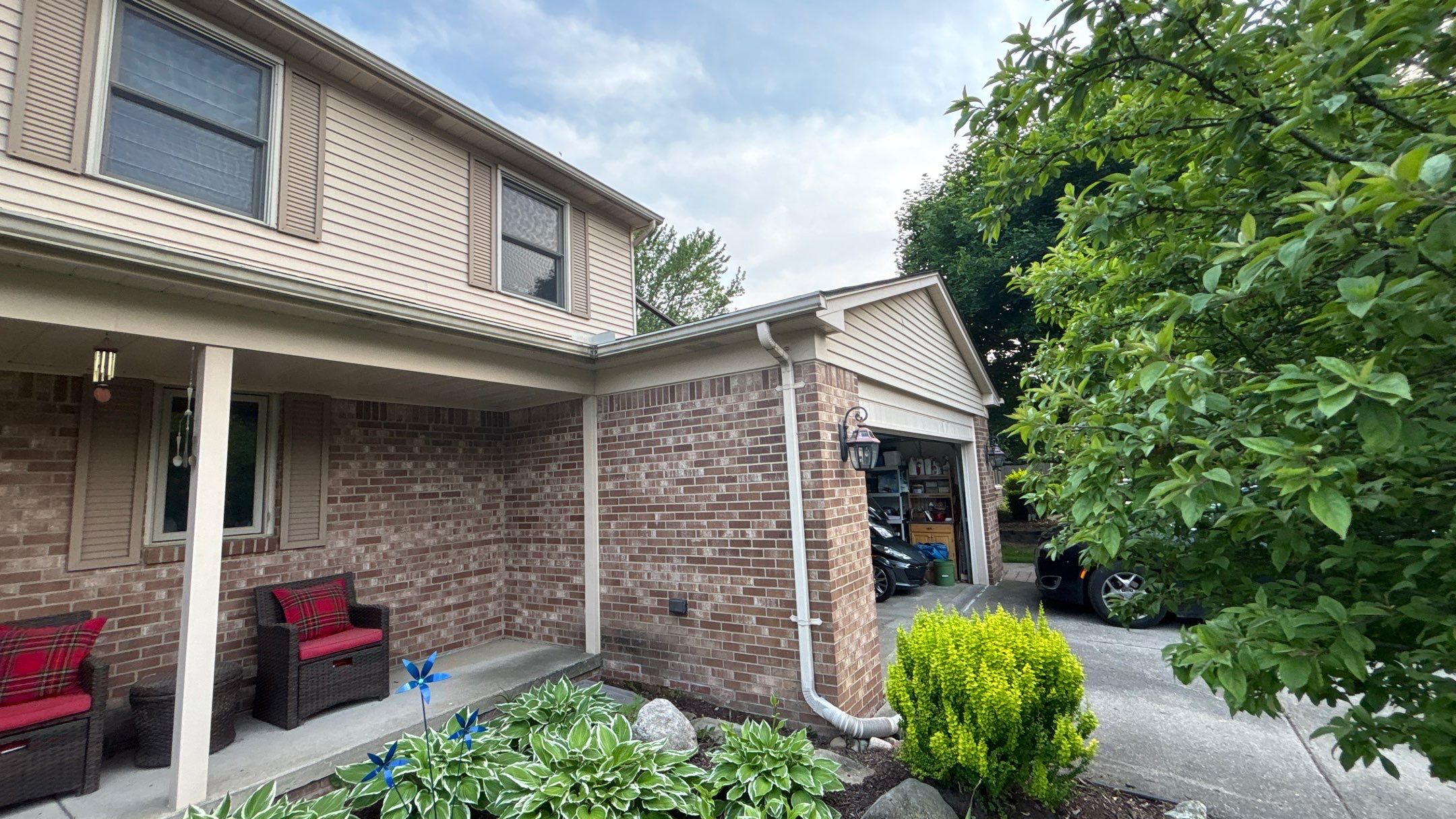 Siding Replacement using Alside S7 Cedar Mill Grain Pebble by 180 Contractors