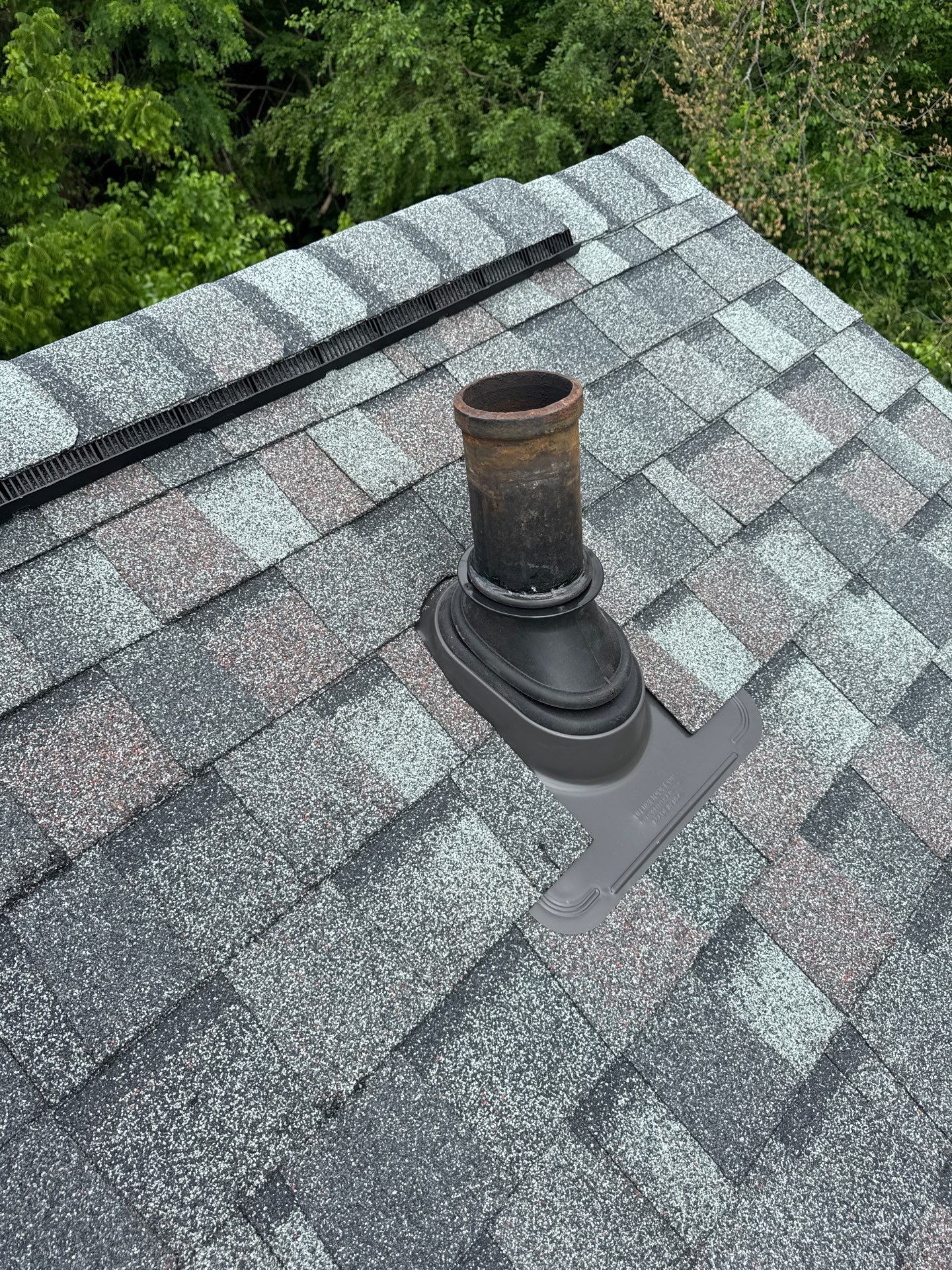 New Britian asphalt shingled roof by DiGiorgi by DiGiorgi Roofing and Siding Inc