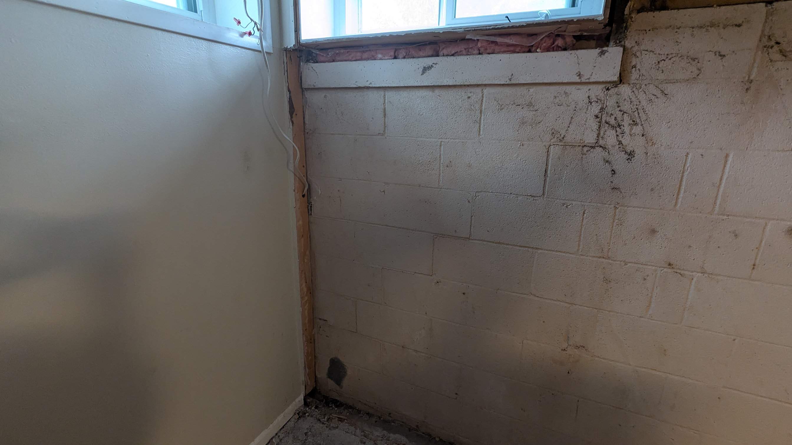 Embedded Fiber Reinforcement by Toledo Basement Repair 