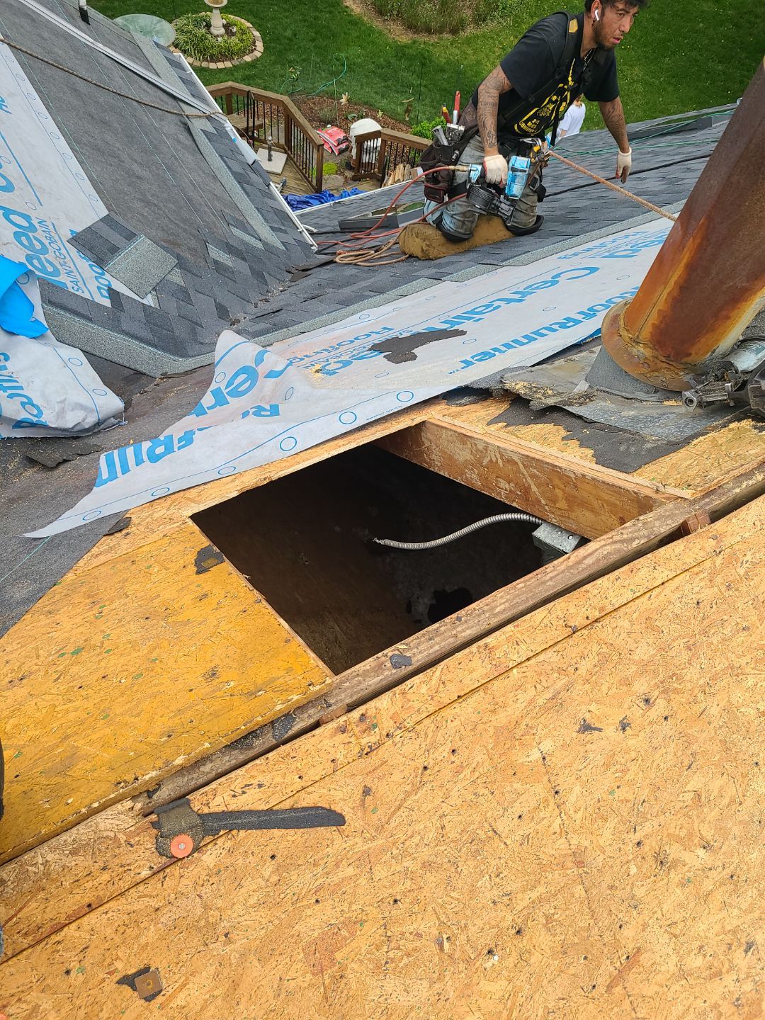 Vienna: CertainTeed Landmark Pro Designer Shingles in Max Def Moire Black by RM Banning, Inc.