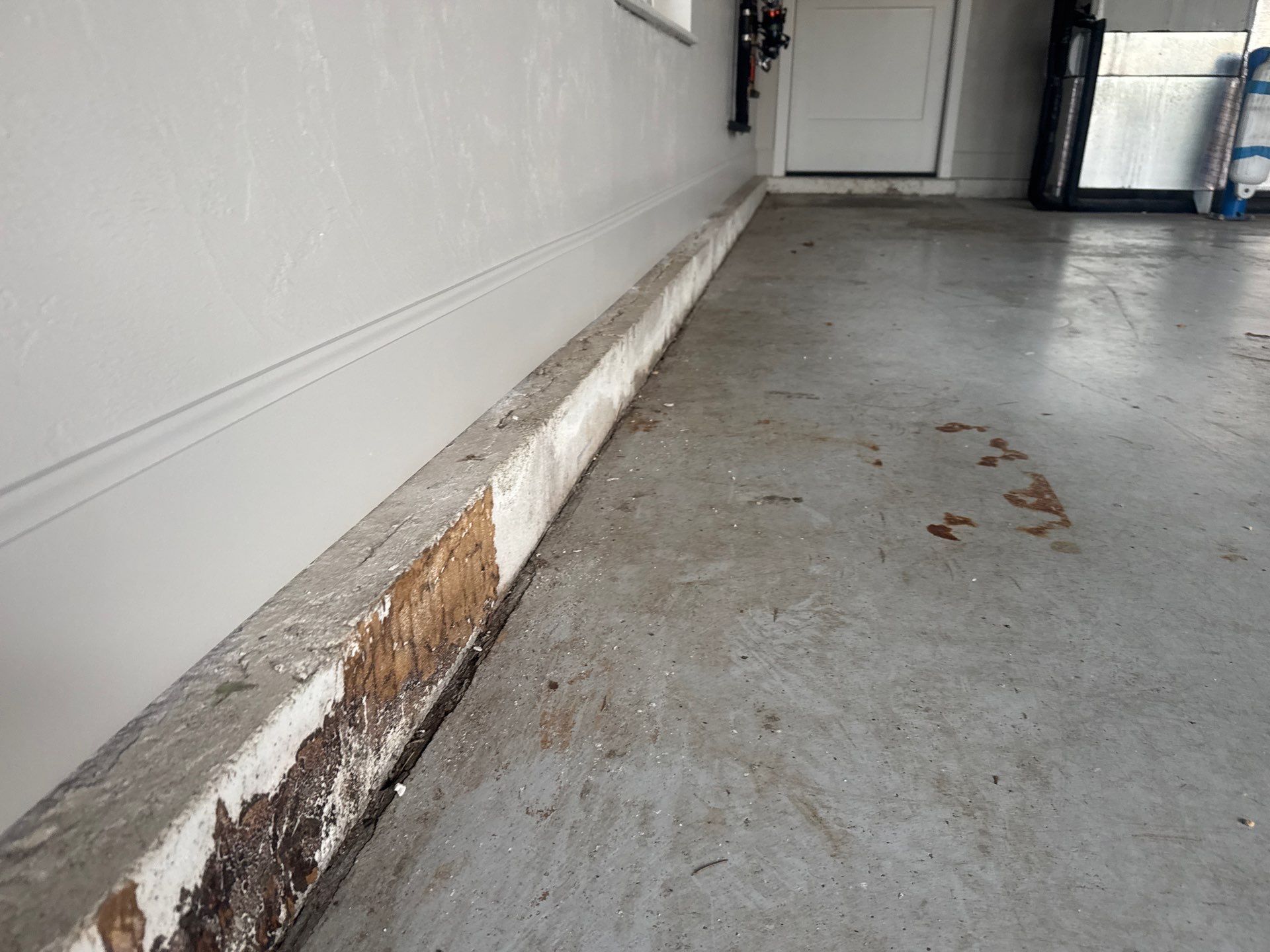 Garage in High Springs, FL in Domino by Cross Creek Concrete Coatings