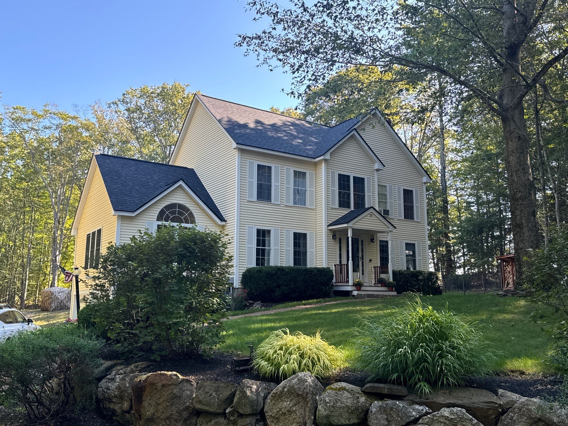 Roof Replacement in Brentwood, NH – Owens Corning Duration in Onyx Black by Compass exteriors