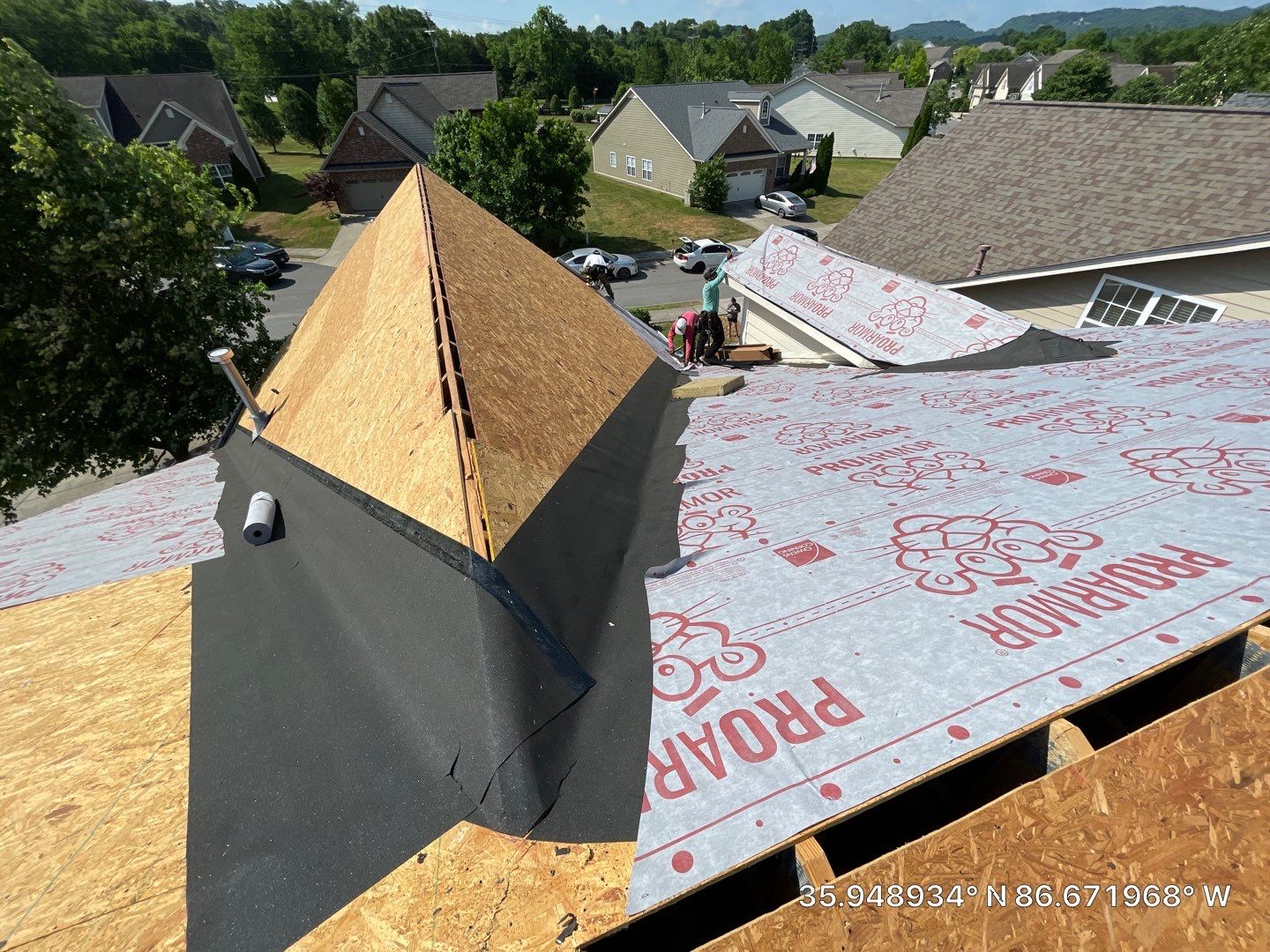 Residential Roofing Installation using Owens Corning Oakridge Roofing System by Undersun Roofing 