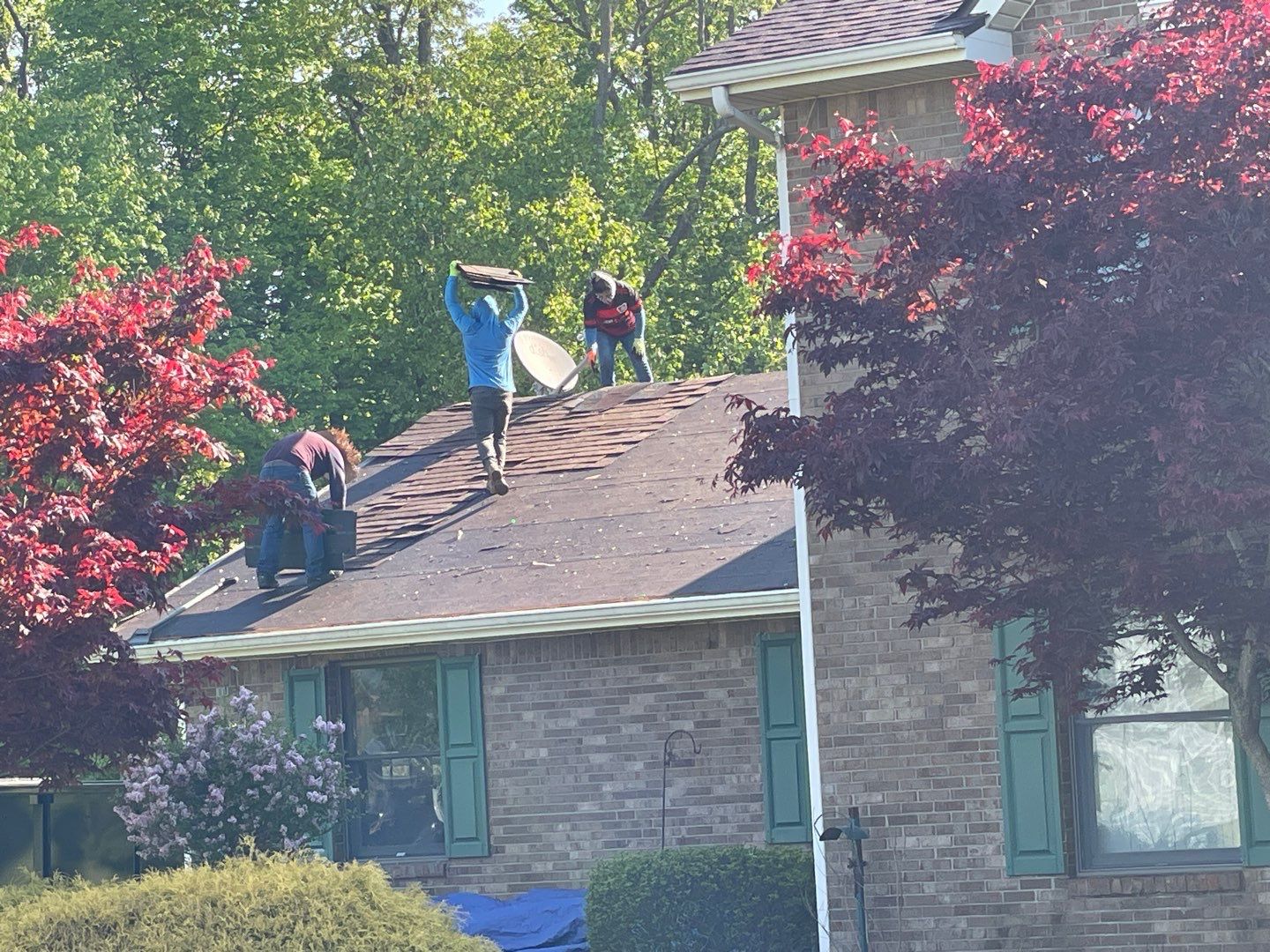 Residential Roofing Installation using Ownes Corning Brownwood Duration by Storm Contracting