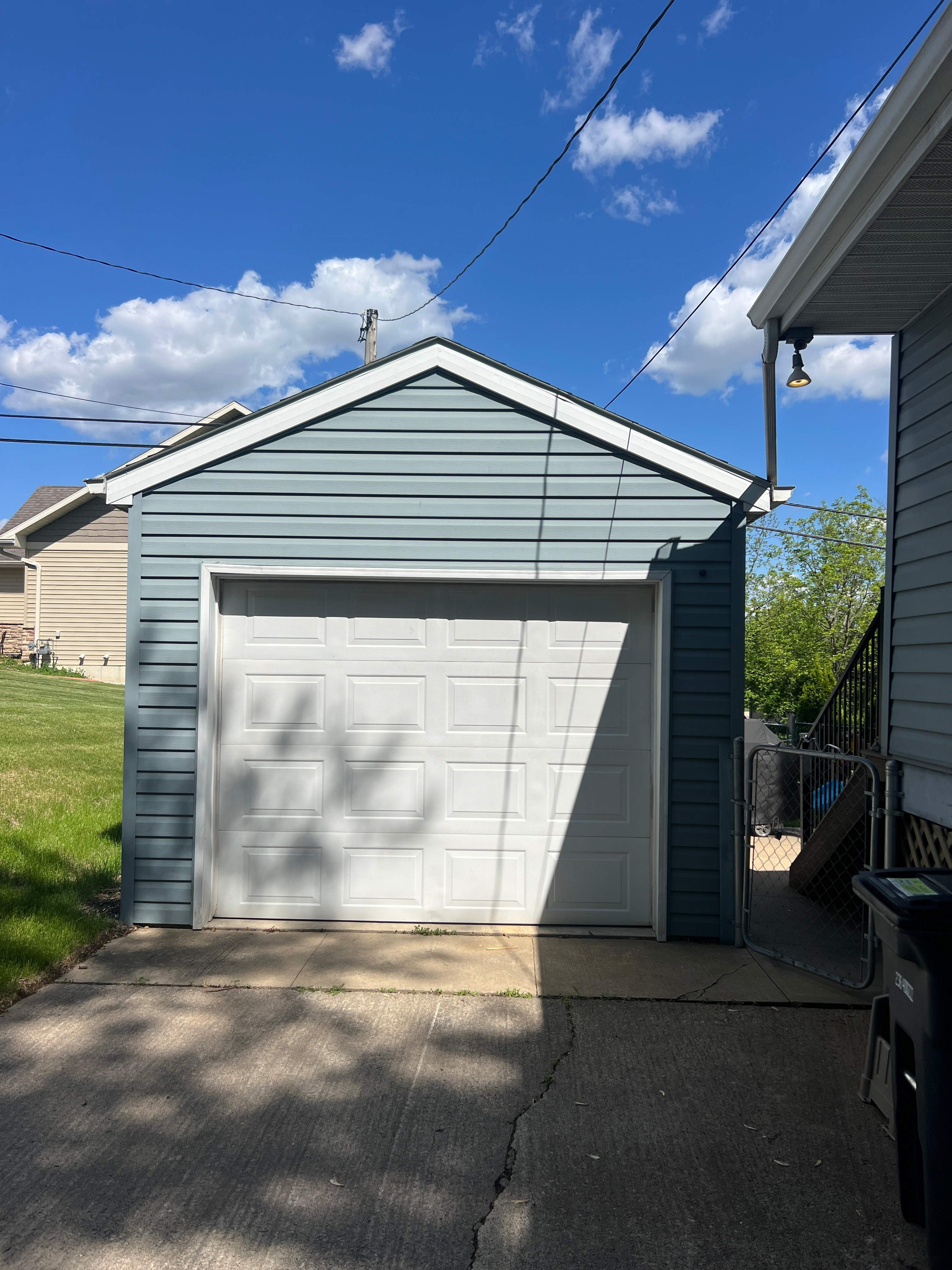 Fading & Oxidized siding turned new again! by Grandview Painting