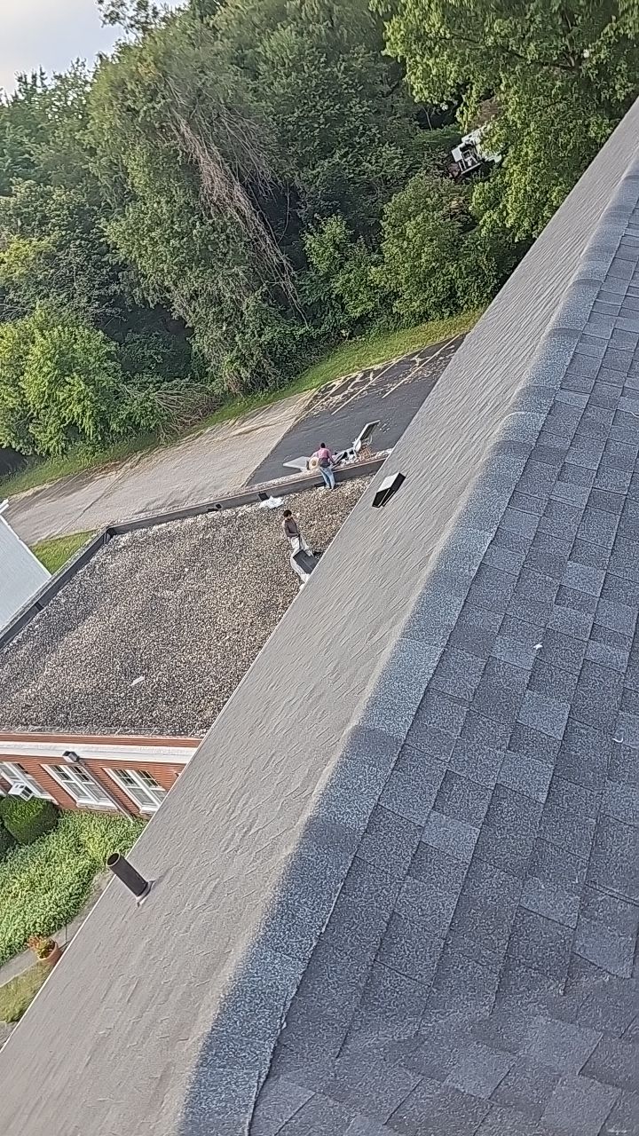 ATLAS PINNACLE COLOR: BLACK PRISTINE by Eagle Eye Roofing