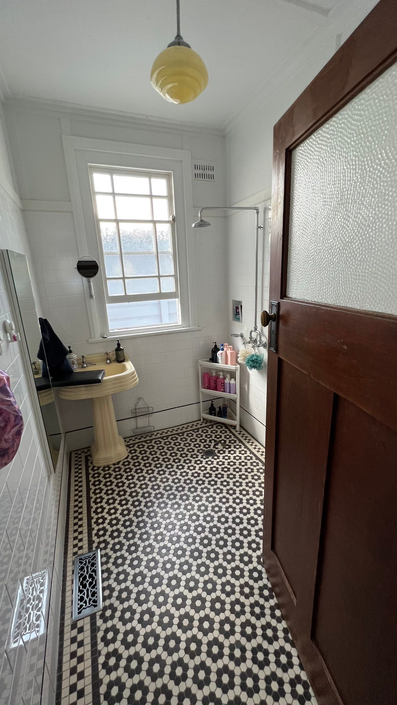 Small Main Bathroom Renovation by Re-seal Bathrooms