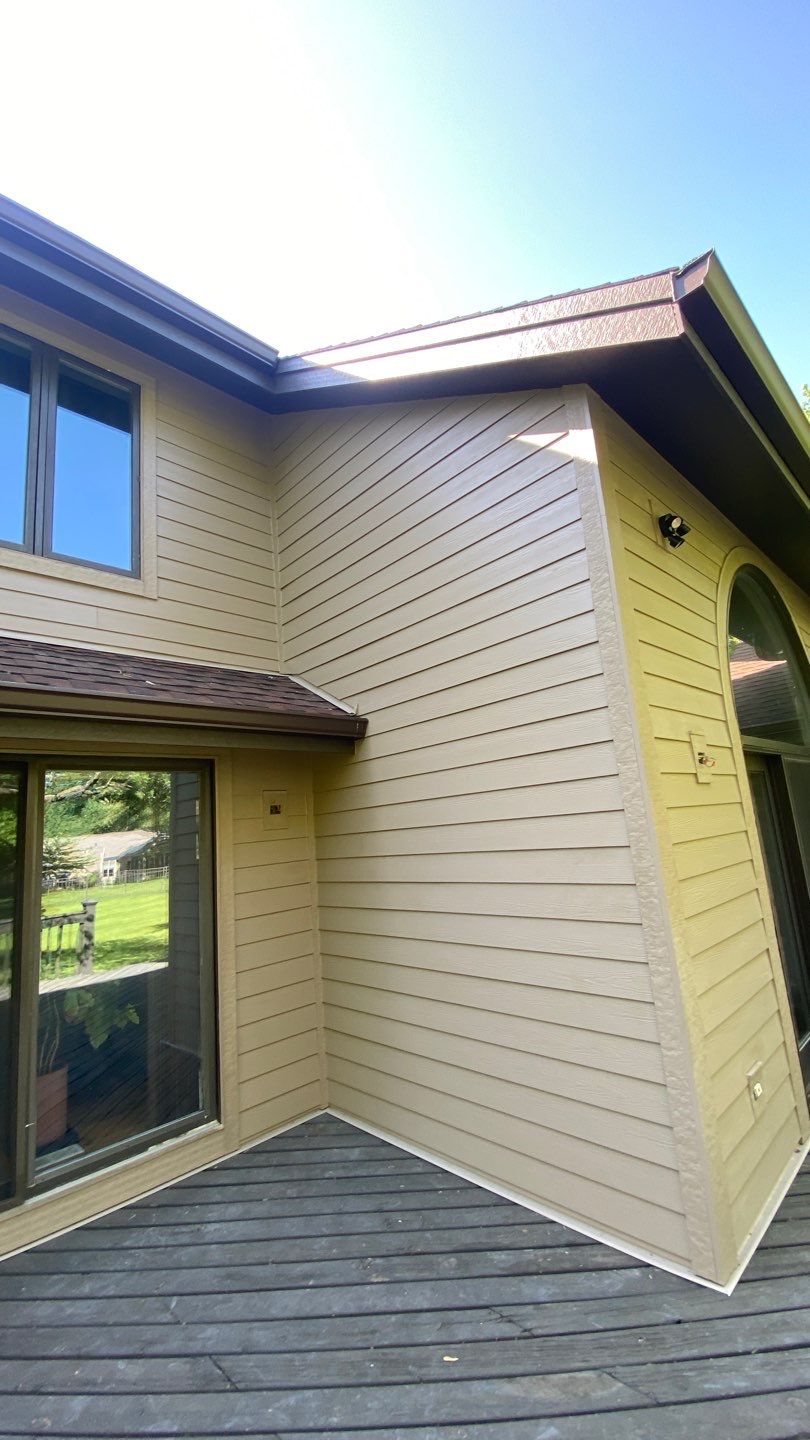 James Hardie Vinyl Siding Installation by Custom Installations, Inc.