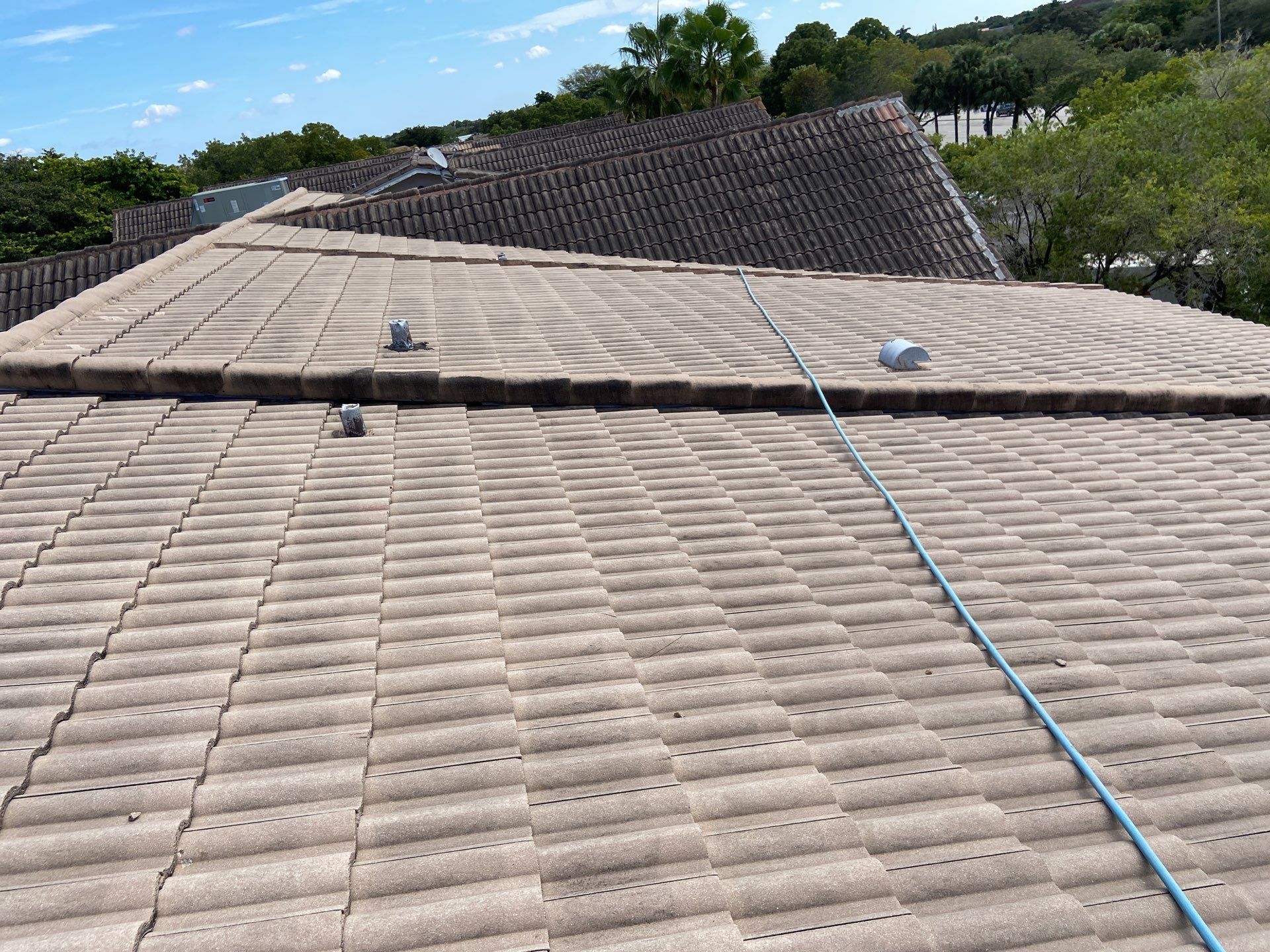 Commercial Roof Cleaning Coral Springs by BKB Pressure Cleaning LLC