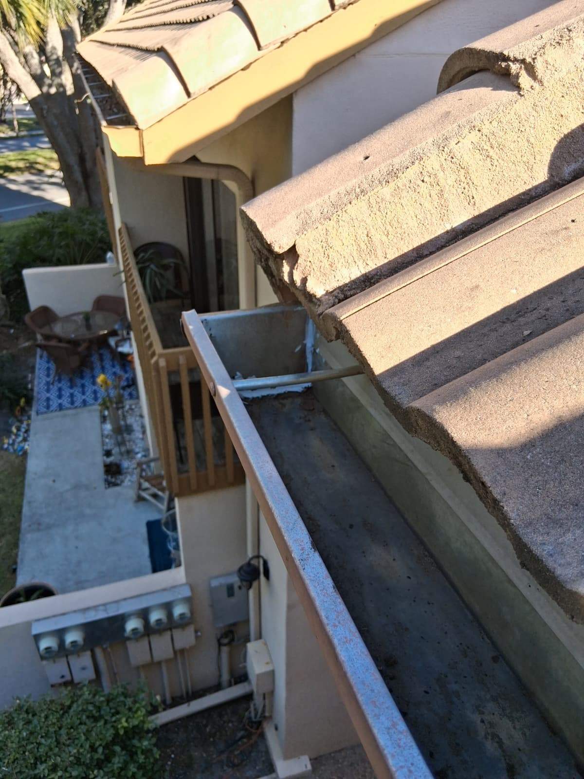 Gutter Cleaning Service in Sarasota FL by Gutter Professors