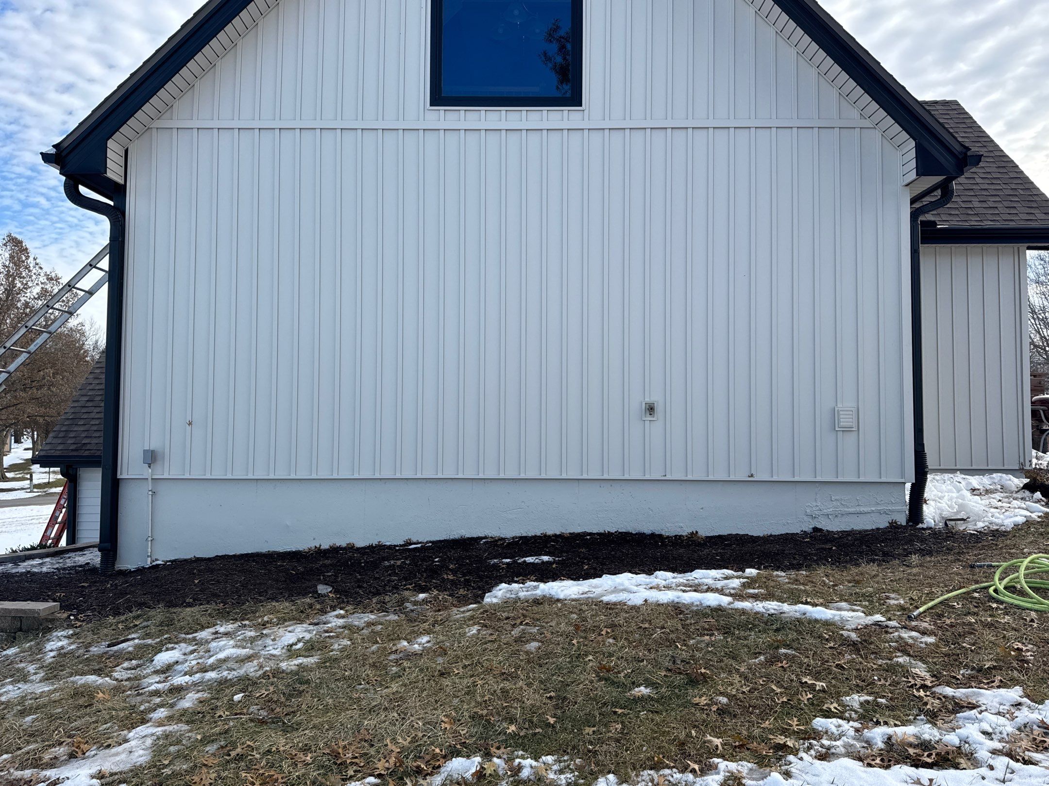 Craneboard Siding and Cedar Renditions Installation in Liberty Mo by EEC Windows, Siding & Roofing