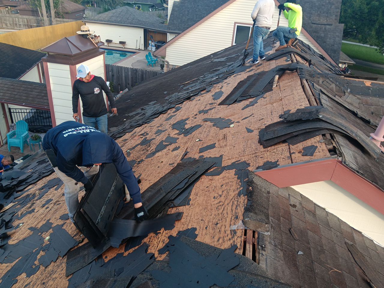 Residential Roofing Installation using Owen's Corning Duration (Lifetime) Shingles by Roof Repair Company