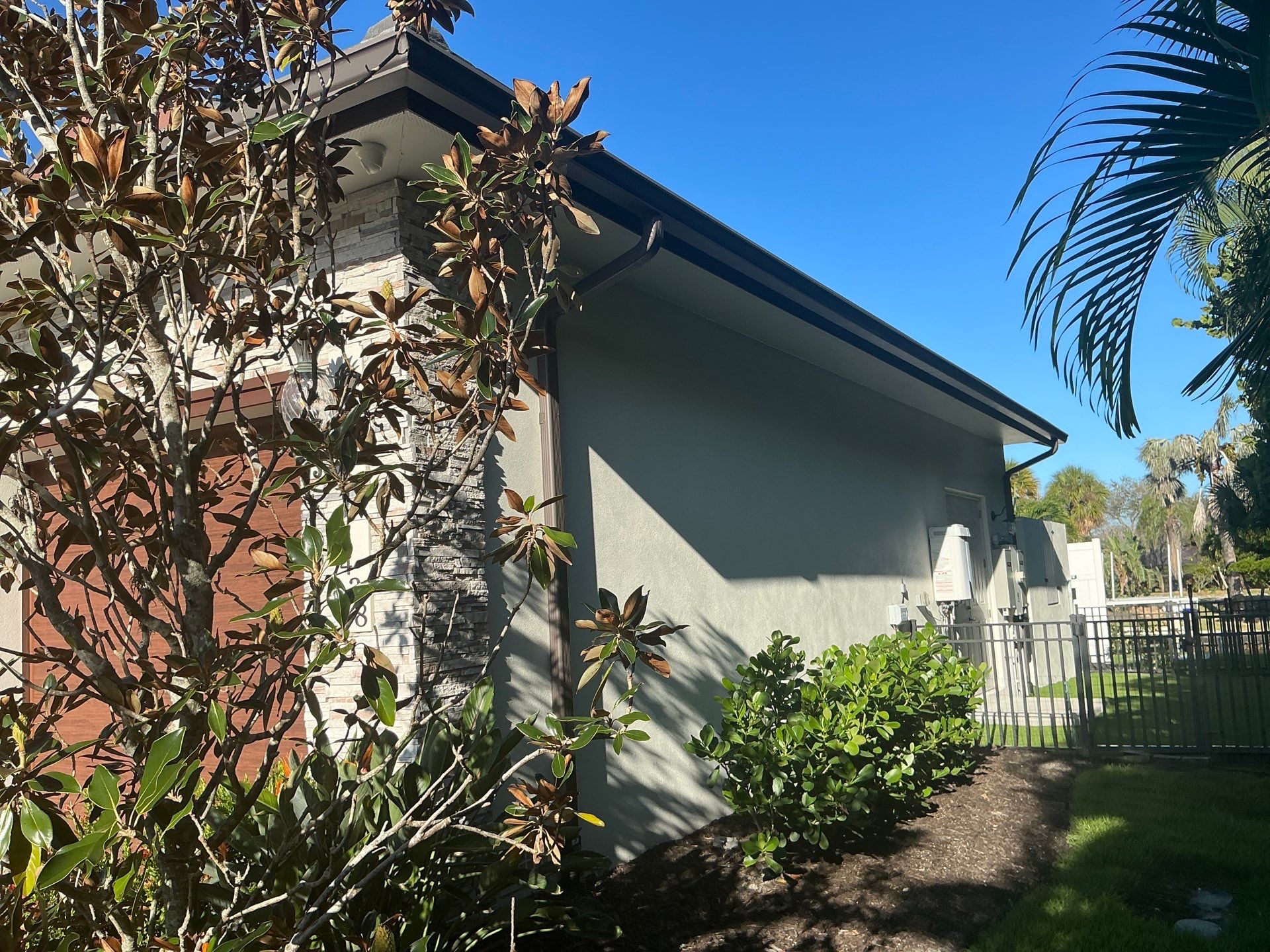 Gutter Cleaning Service in Siesta Key FL by Gutter Professors
