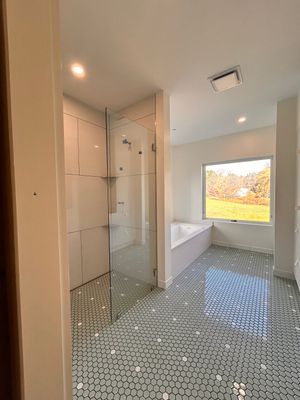 Frameless Spray Panel using Tempered Shower Glass