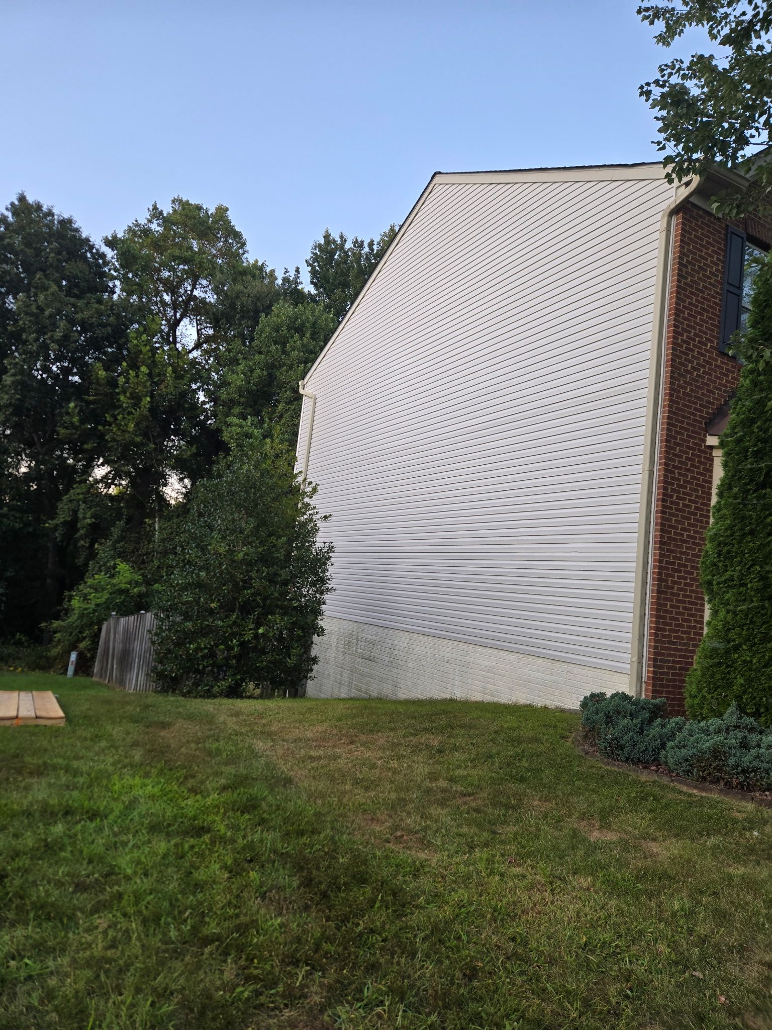 Woodbridge: Siding Replacement with Mastic Ovation Vinyl siding in Linen  by RM Banning, Inc.