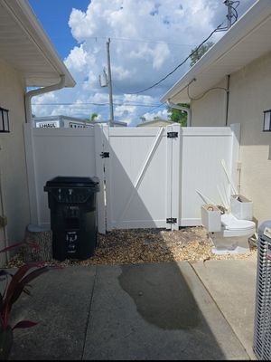 Vinyl Fence Install in North Port