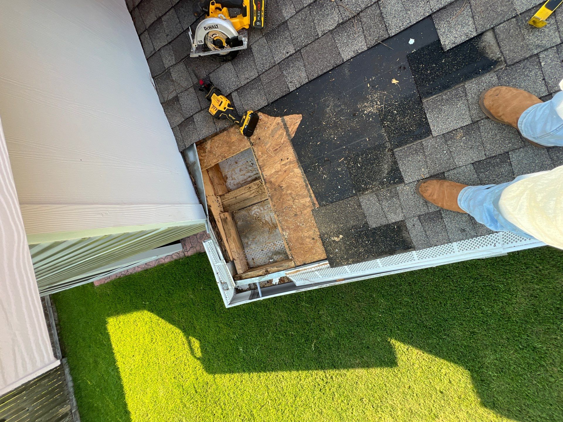 Hail Damage using Owen's Corning Duration (Lifetime) Shingles by Roof Repair Company