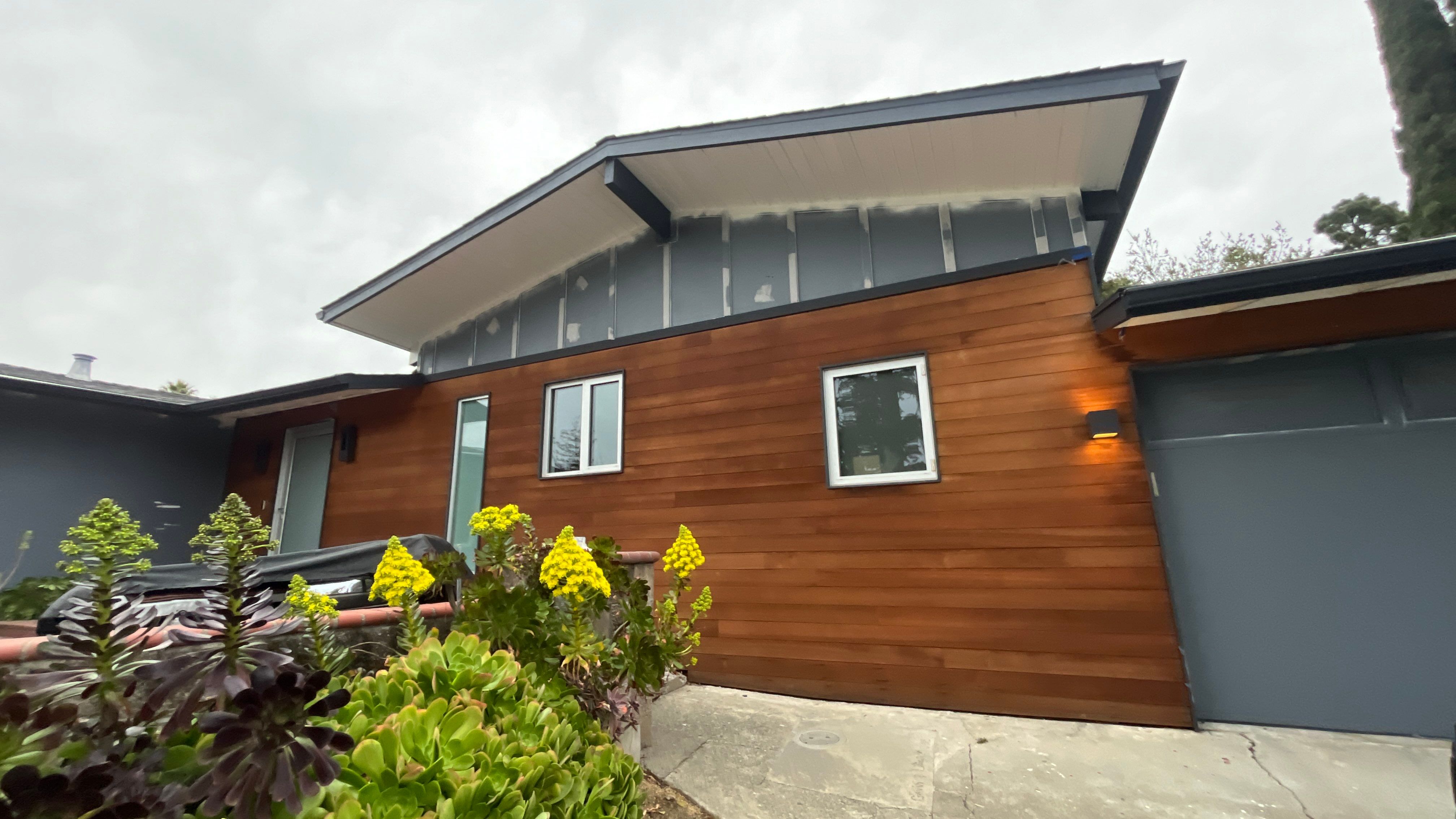 modern painting Exterior modern painting by Herrera’s Bay Area Painting inc.
