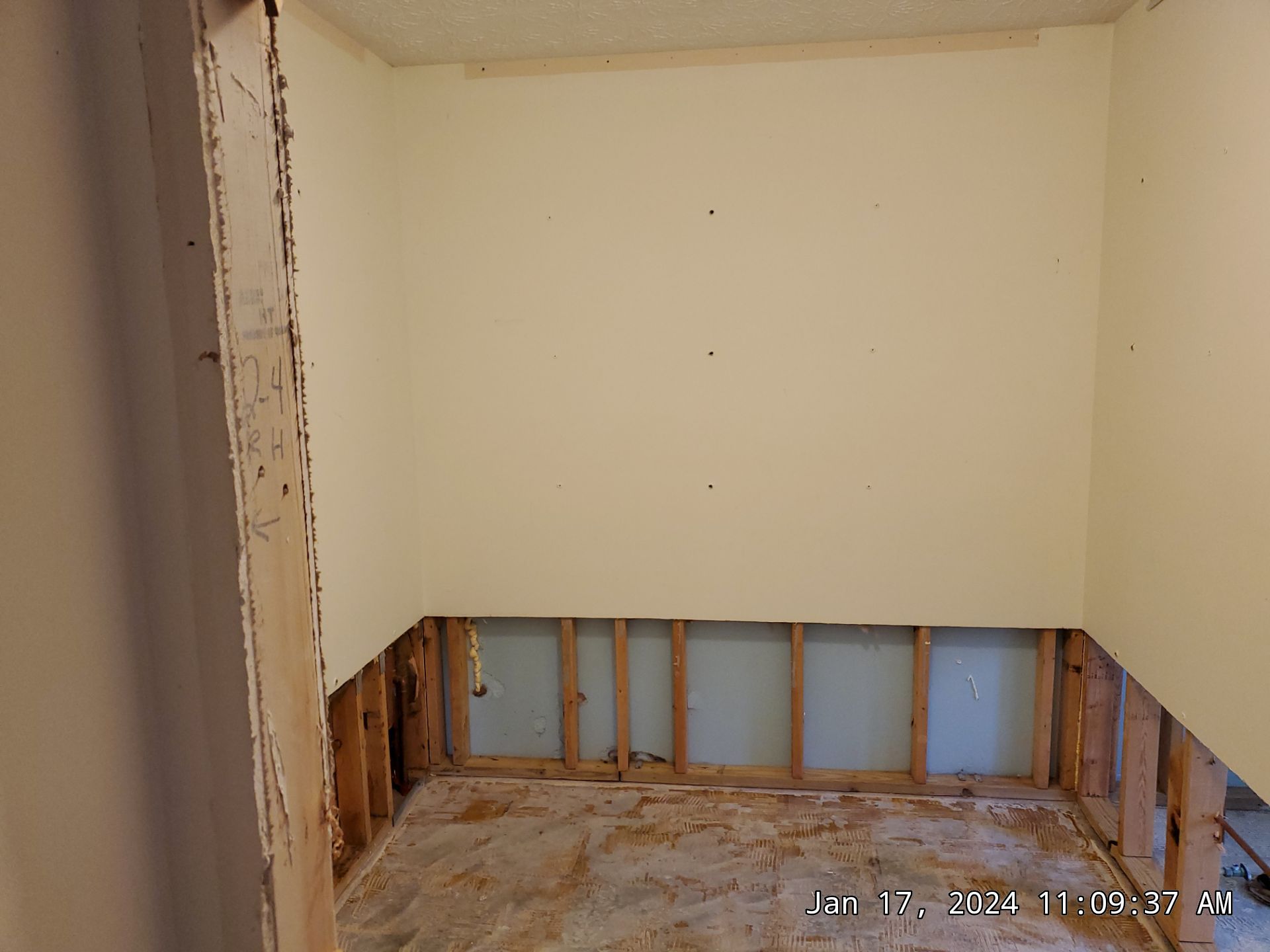 Water damage in Loganville by Baxter Professional LLC