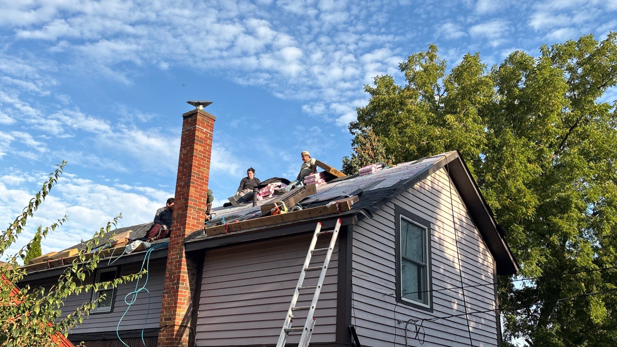 Roof Replacement using Owens Corning Onyx Black by 180 Contractors