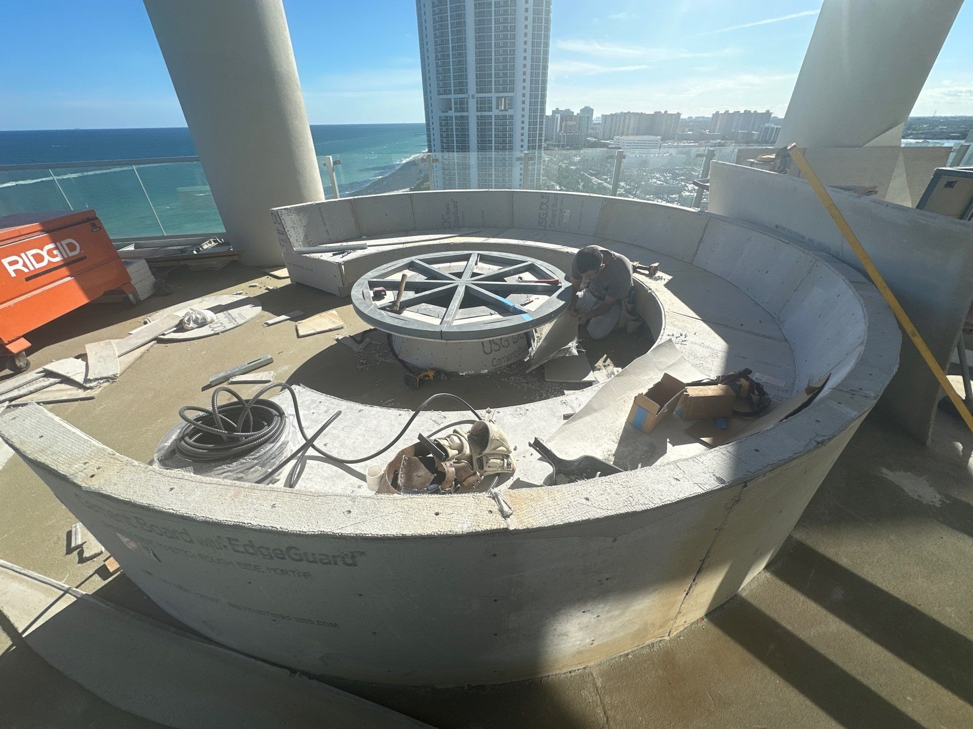 Microtopping over Furniture by Seamless Surfaces