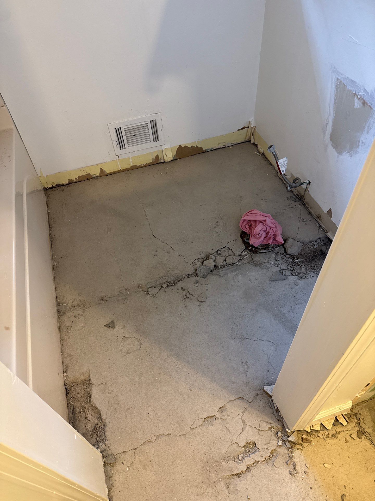 Hall bathroom renovation by Prudencio