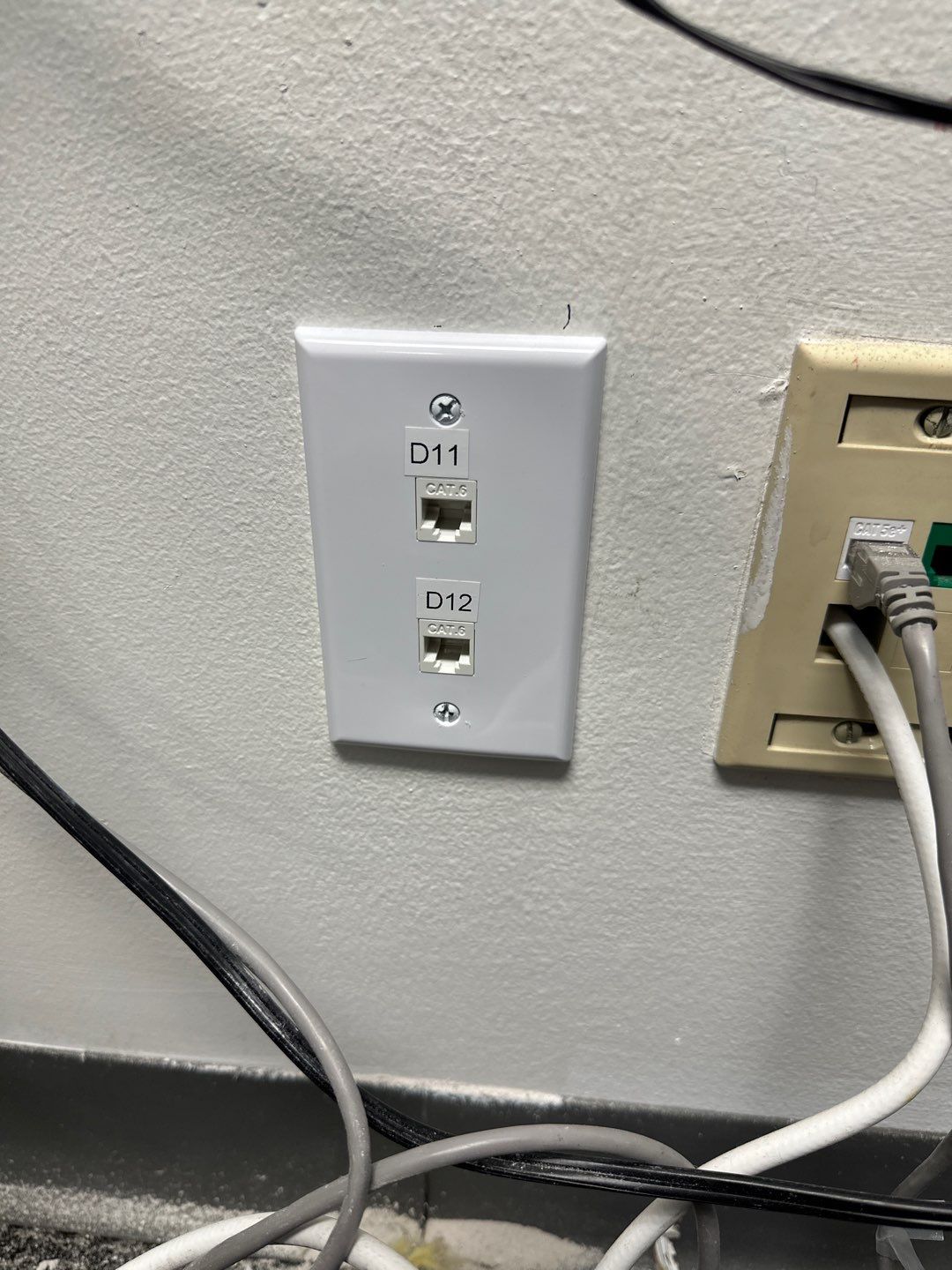 West Palm Beach Airport – Fiber Optic & Point-to-Point Wireless Bridge Network Installation by TeleCommPro