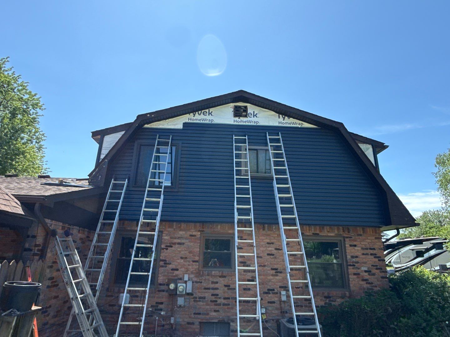 Siding Replacement using Alside Charter Oak D4.5" by 180 Contractors