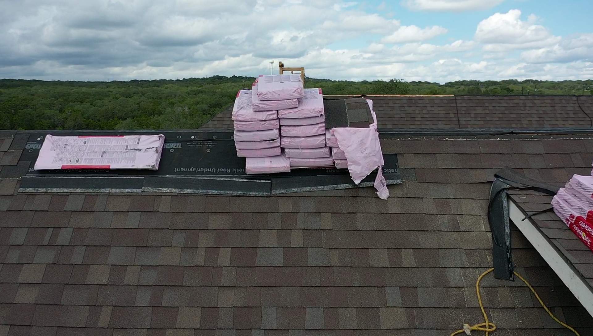 New Home Construction using Owens Corning 30 year Architectural Shingles by Premier Roofing and Contracting