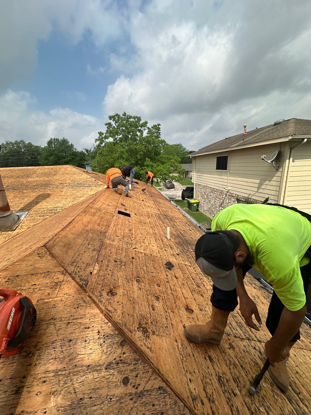 Residential Roofing Installation using Owen's Corning Duration (Lifetime) Shingles by Roof Repair Company