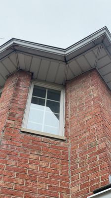 Turtle Shell gutter protection installation in Burr Ridge, IL 60527, photograph 8