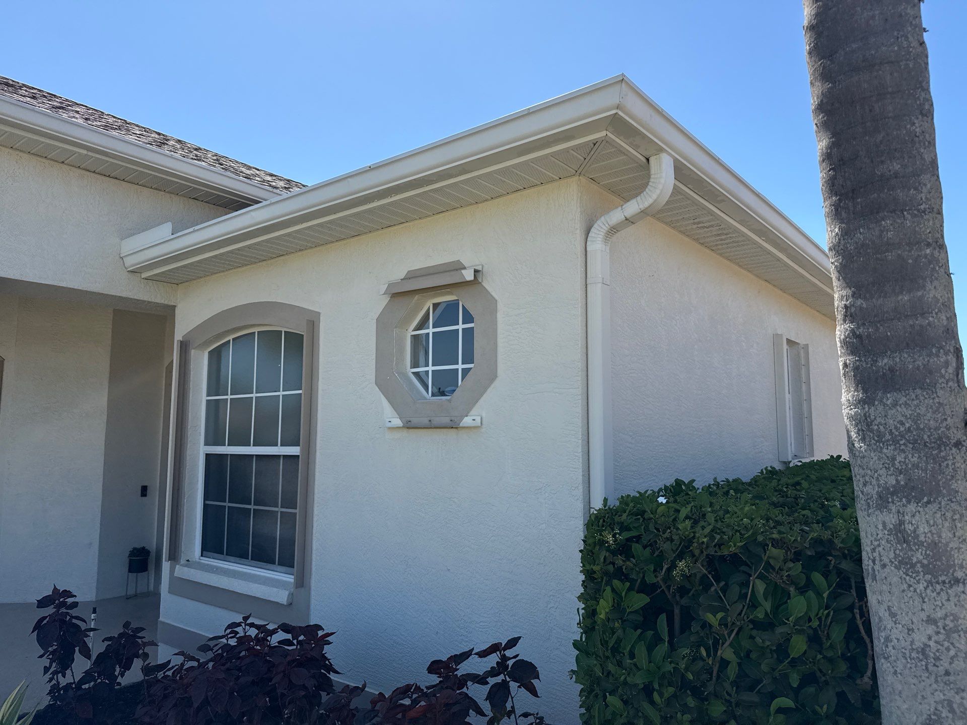 House Wash, Paver Pool Deck & Screen Enclosure Cleaning in Greenfield Plantation | Bradenton, FL by Sunshine AquaWash