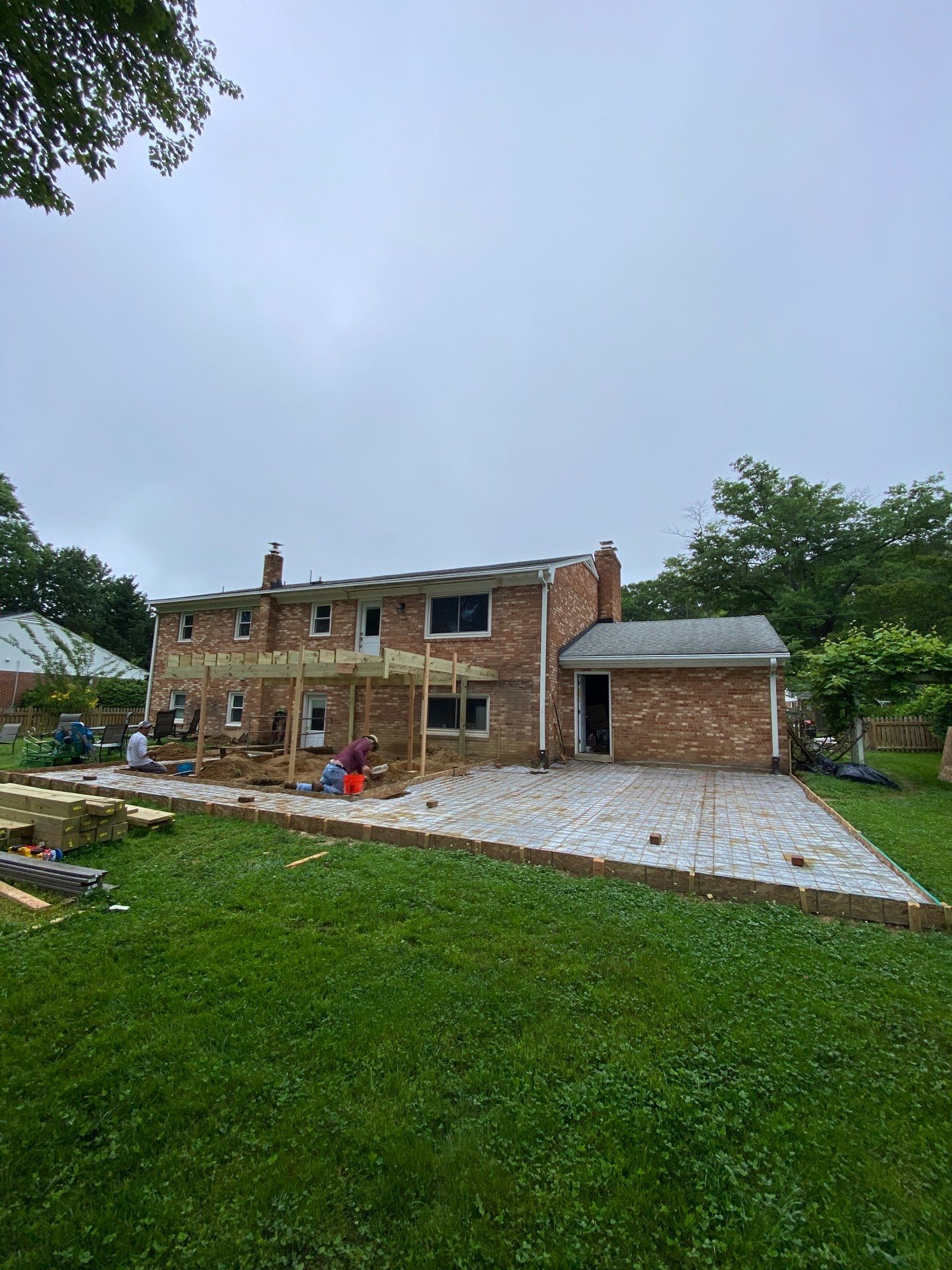 Deck & stamping patio   by Jesus Master Handyman LLC 
