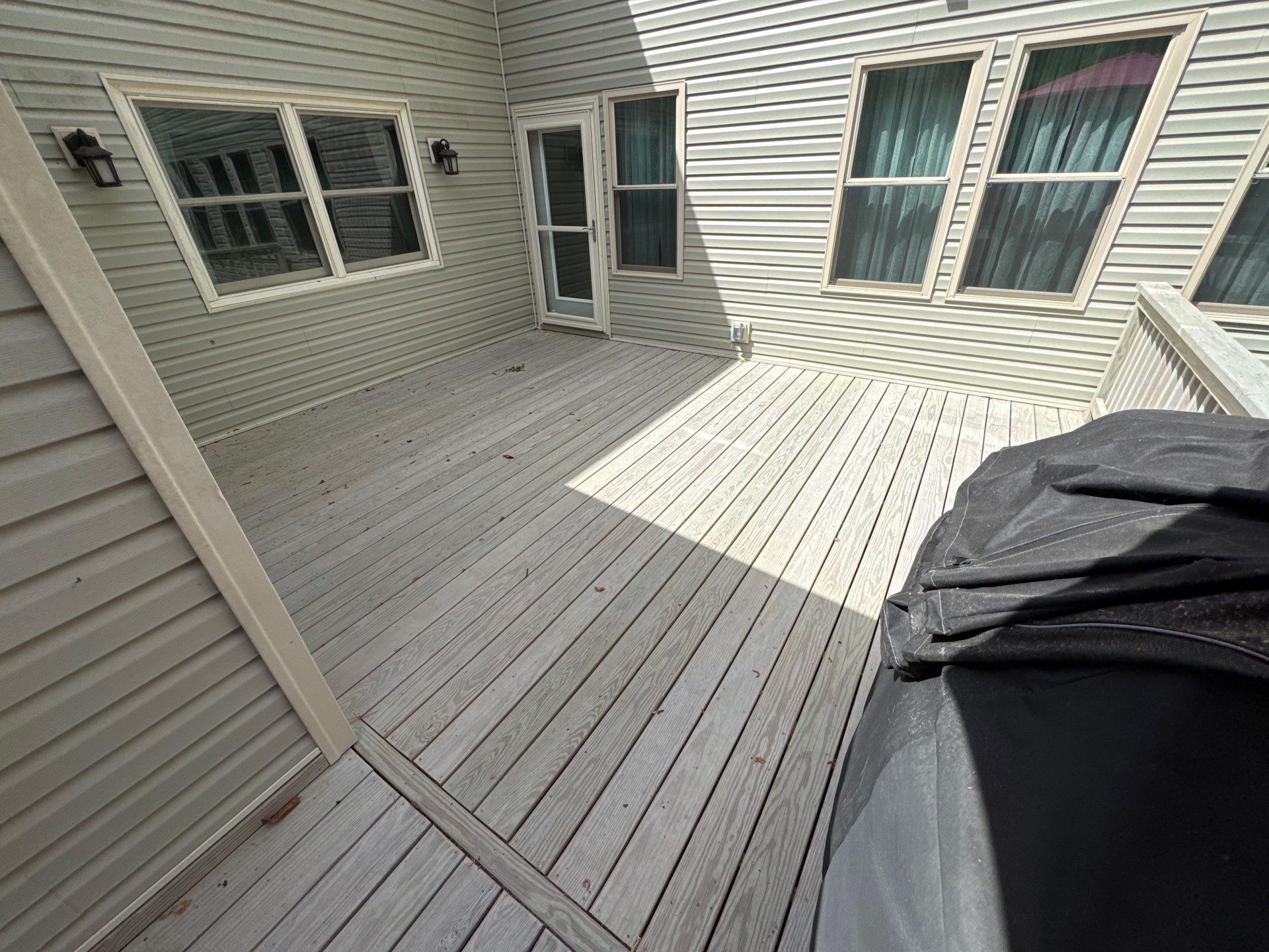 Deck using Wood Sealant by DuraSeal