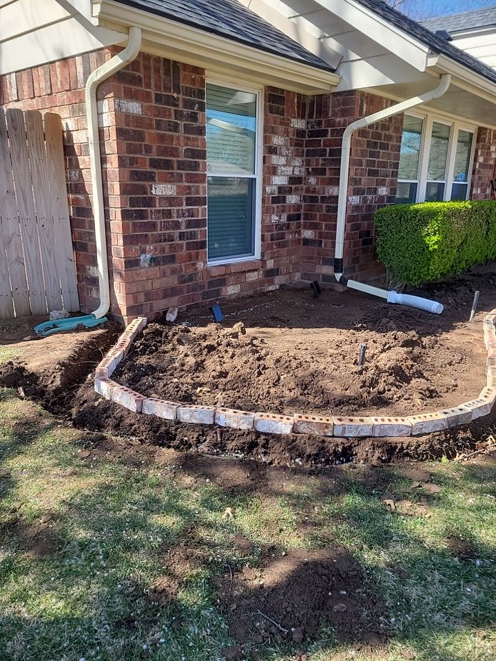 Concrete sidewalk using Concrete by Clays Services Inc