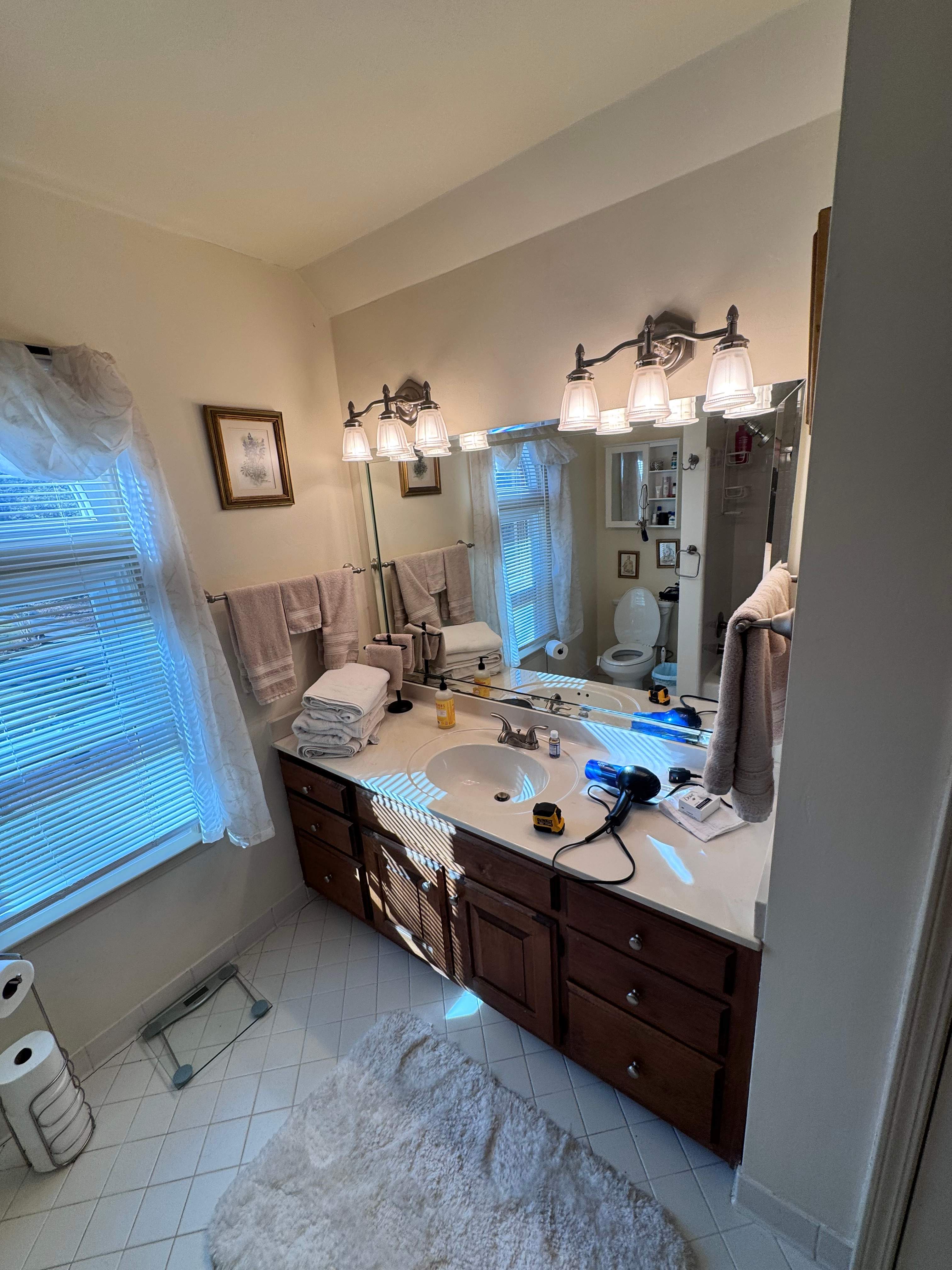 Guest bathroom renovation by Prudencio