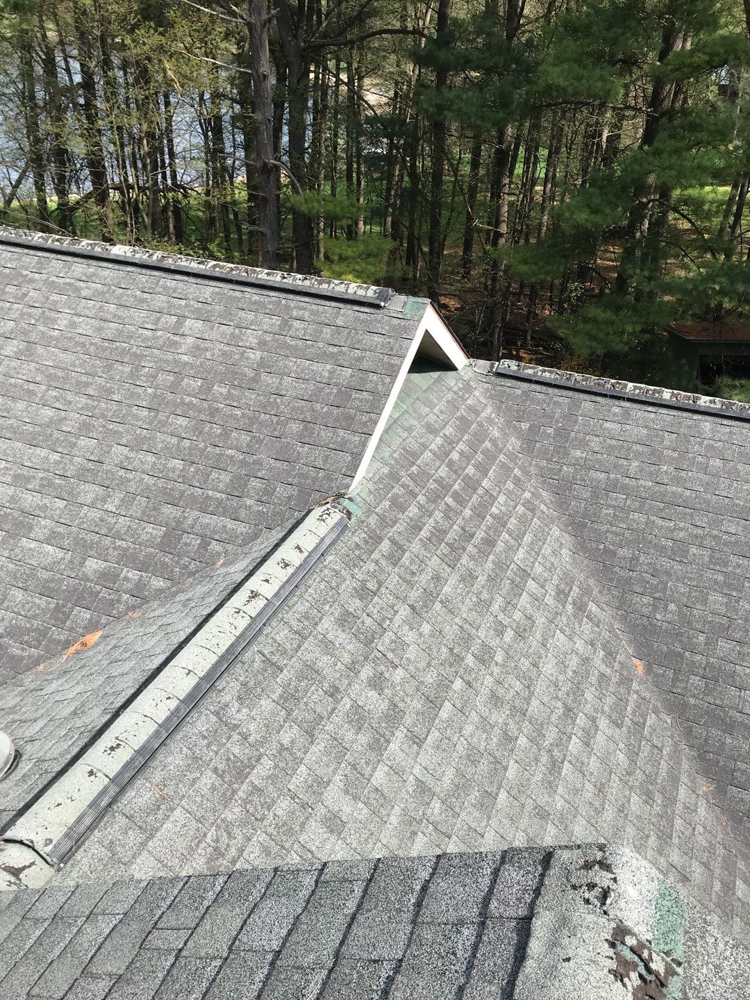 Residential Roofing Installation using Vic West Cedar Creek Shake by 4Ever Metal Roofing