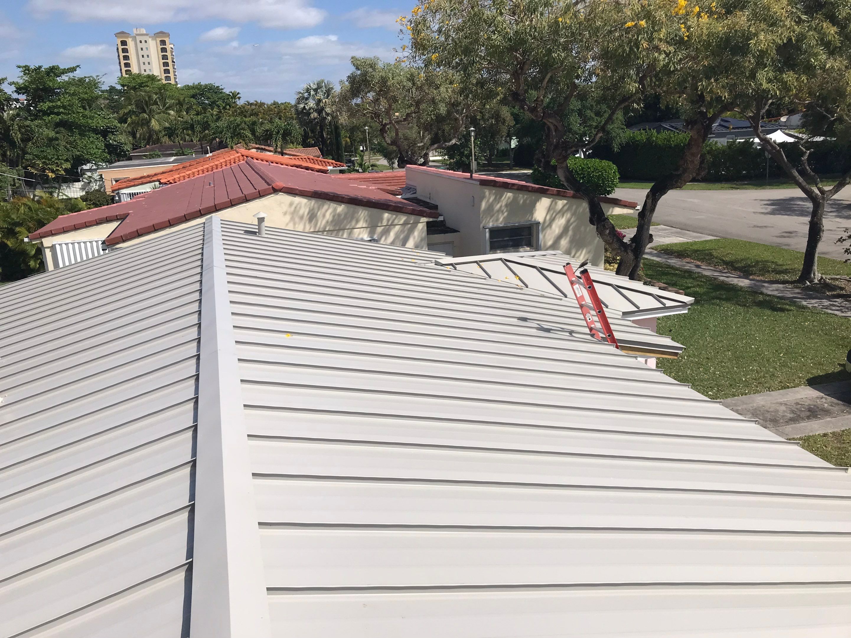 Metal Roof - Galvalume Ash Gray by Istueta Roofing