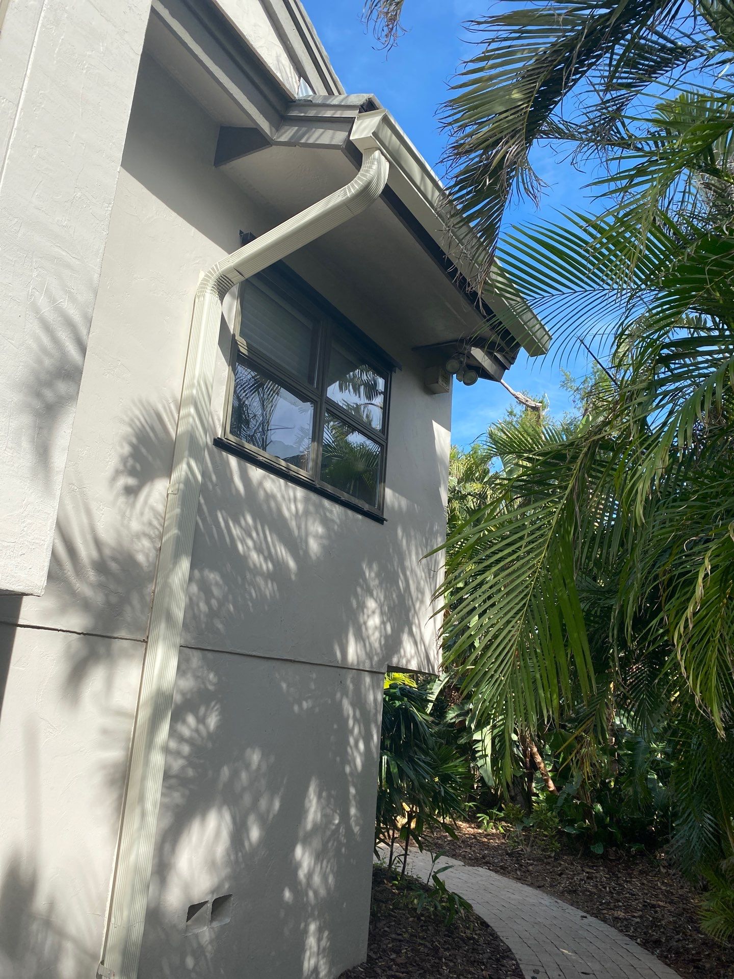 7-Inch K-Style Seamless Gutters in Longboat Key FL by Gutter Professors