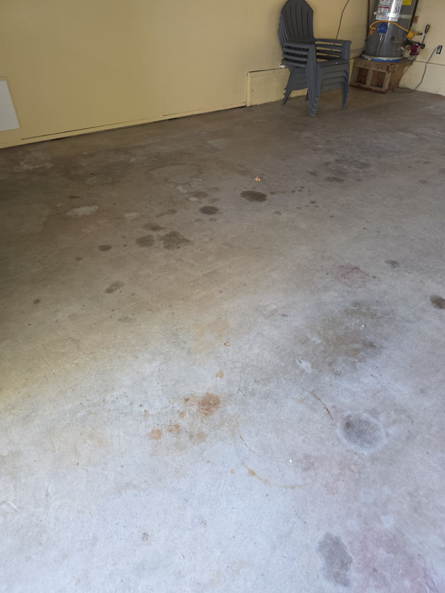 Polyurea Garage Floor Coating with Coyote Chips in San Luis Obispo by MGP Coatings