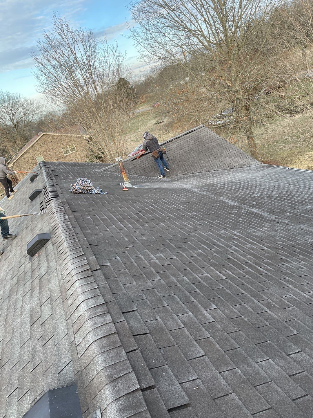 Residential Roofing Installation using Owens Corning Oakridge Roofing System by Undersun Roofing 