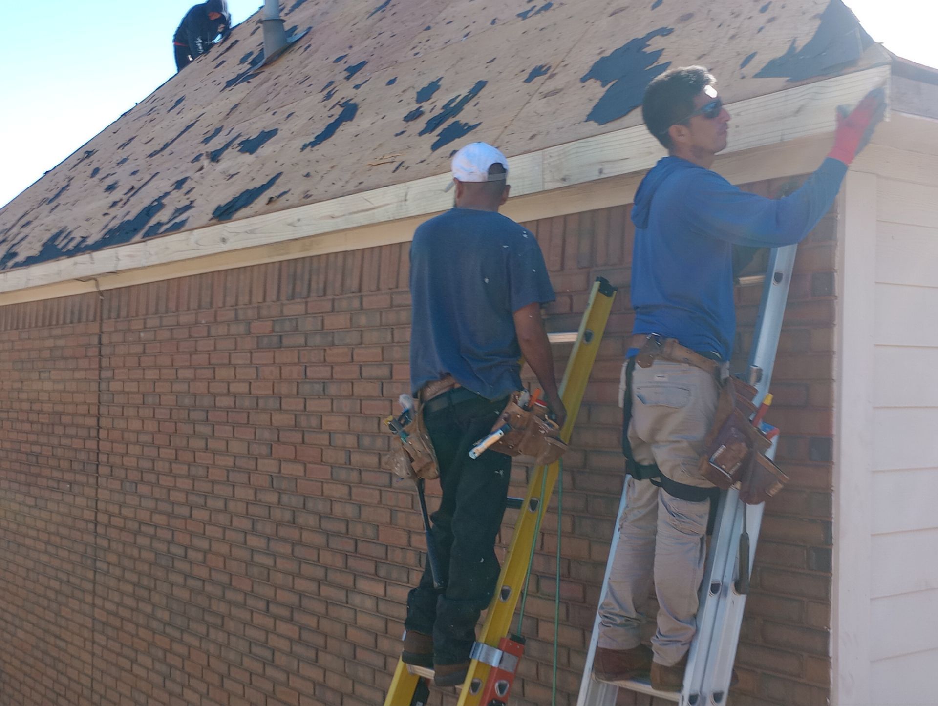 Residential Roofing Installation using Owen's Corning Duration (Lifetime) Shingles by Roof Repair Company