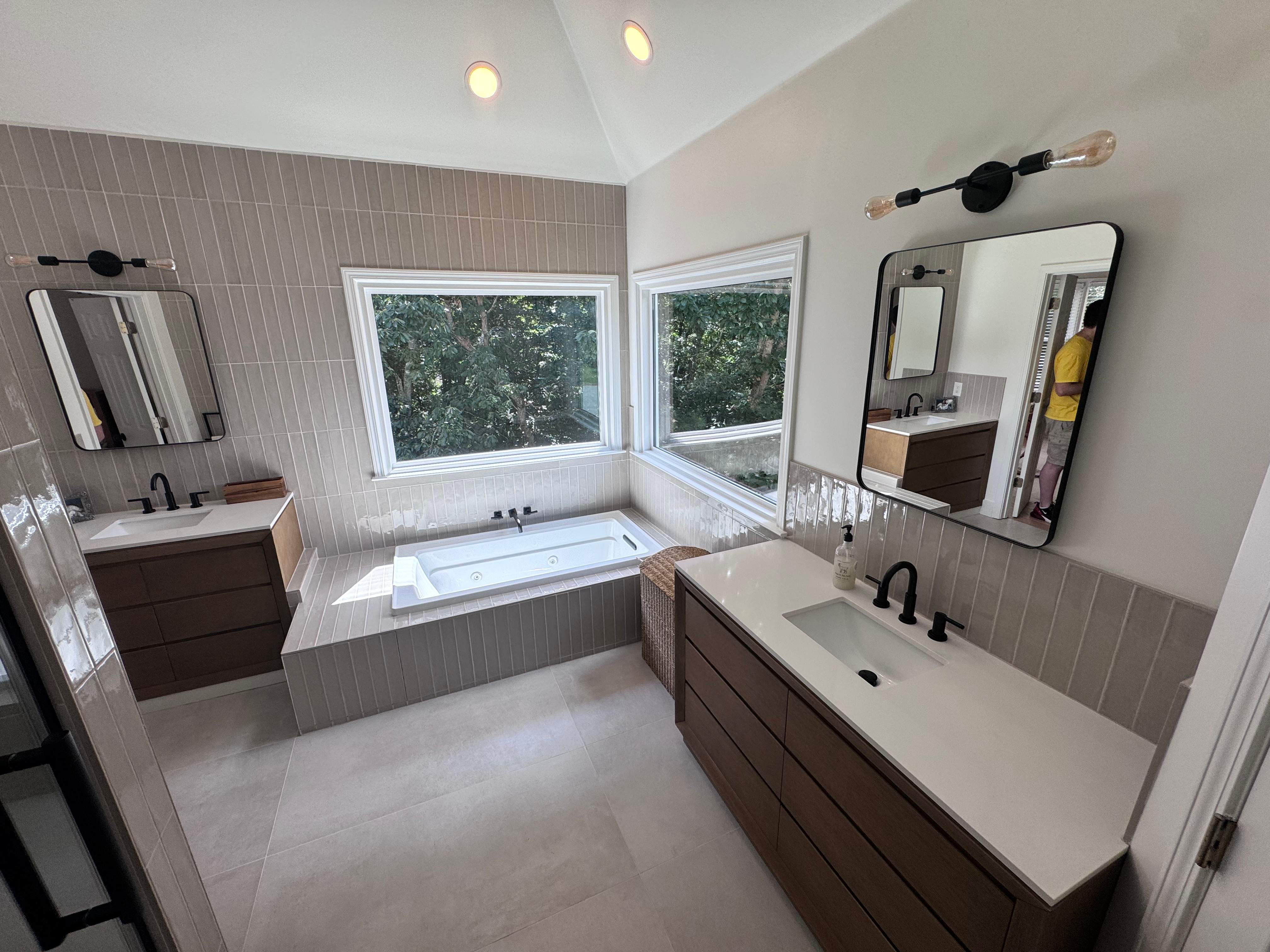 Master bathroom renovation by Prudencio