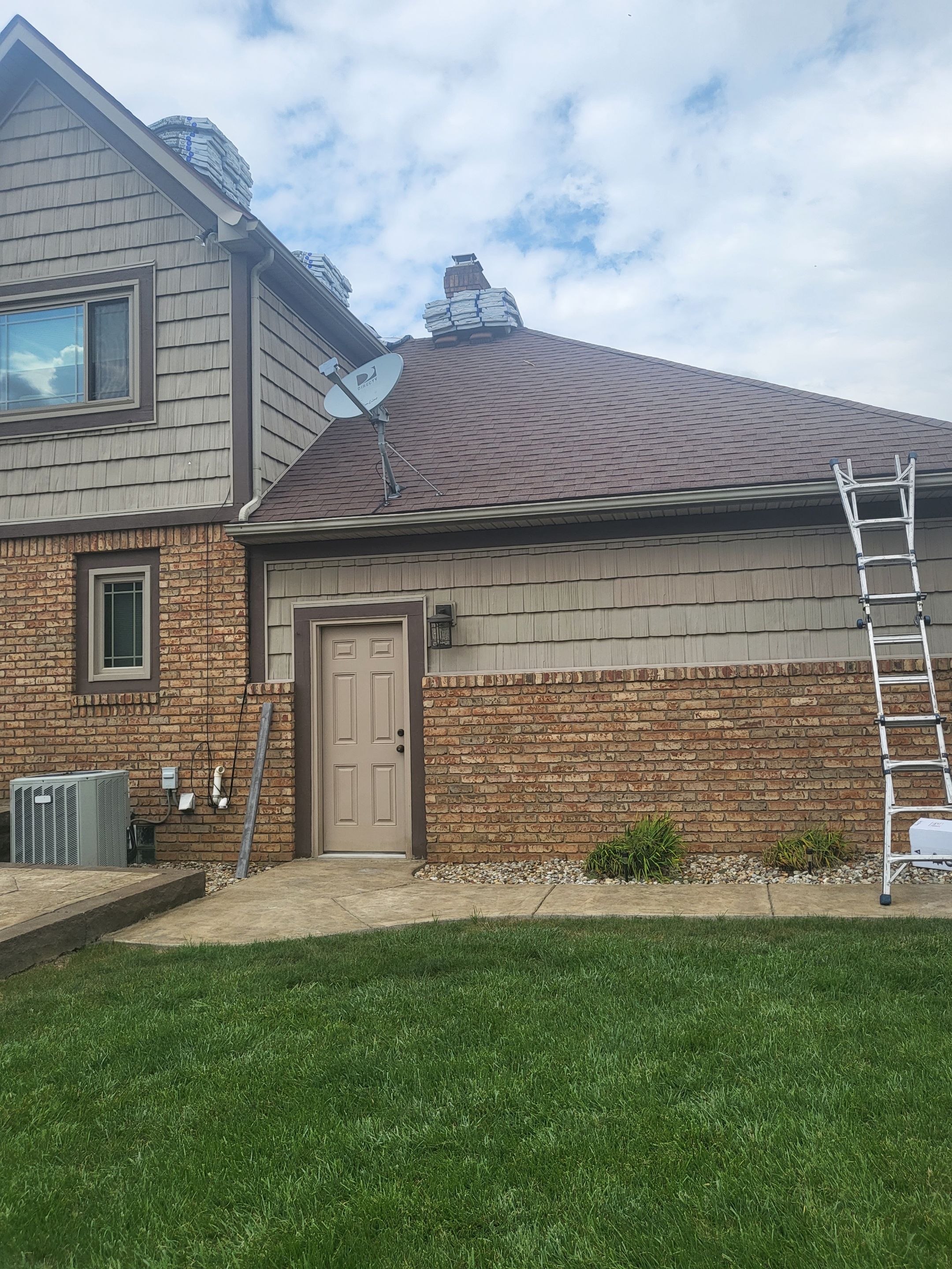 ATLAS PINNACLE COLOR: MAJESTIC SHAKE by Eagle Eye Roofing