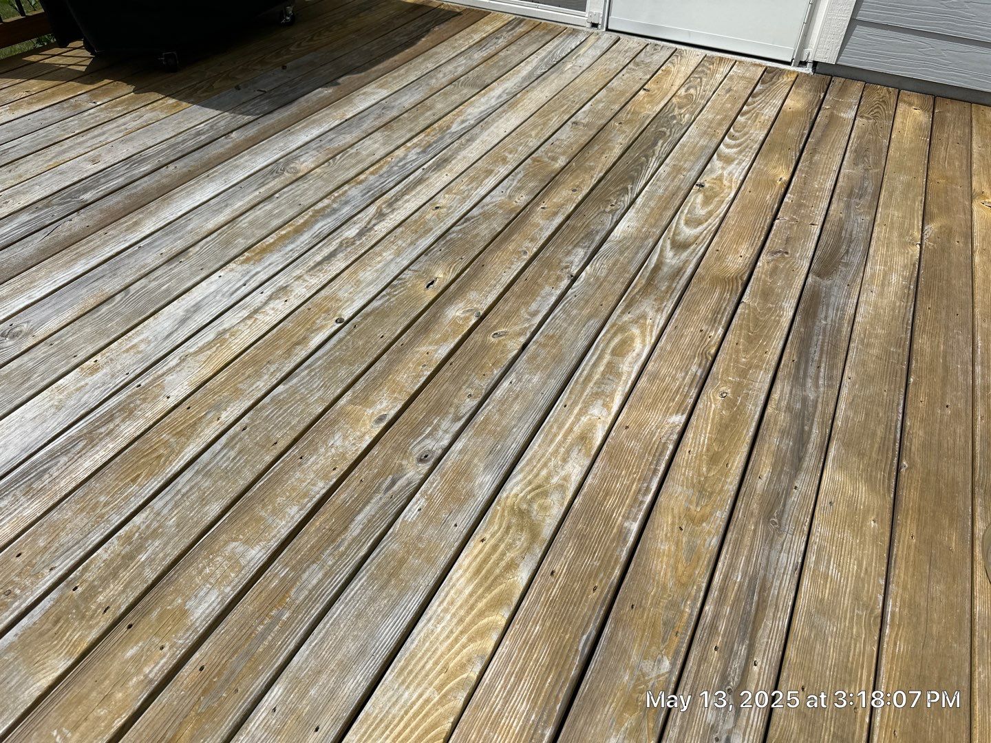 Wood Deck using Wood Sealant by DuraSeal