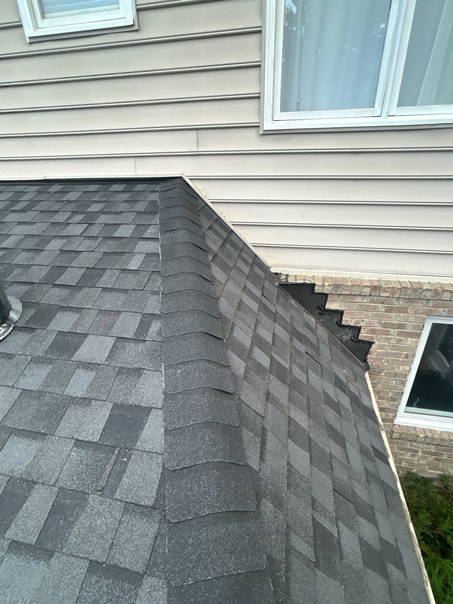 Great Falls : residential Roof with CertainTeed Landmark Pro in Max Def Moire Black  by RM Banning, Inc.