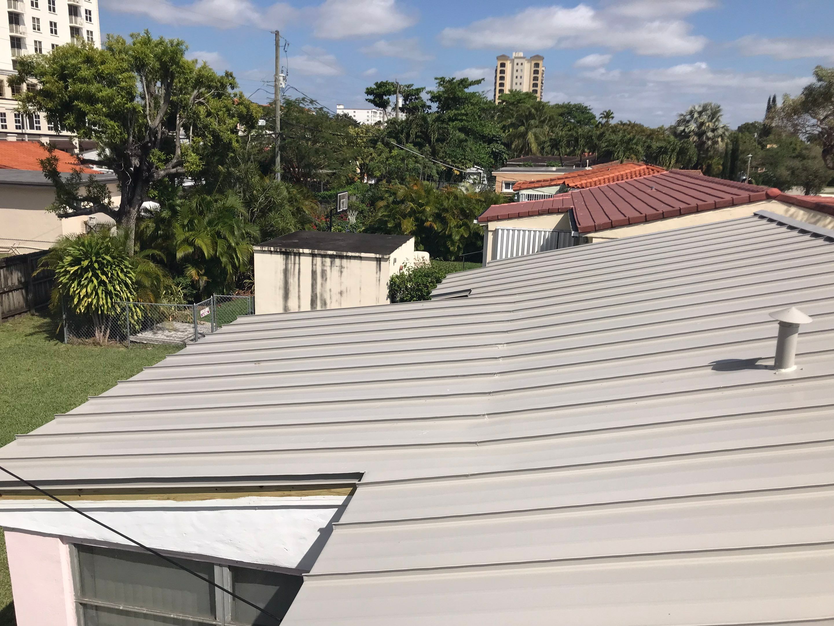 Metal Roof - Galvalume Ash Gray by Istueta Roofing