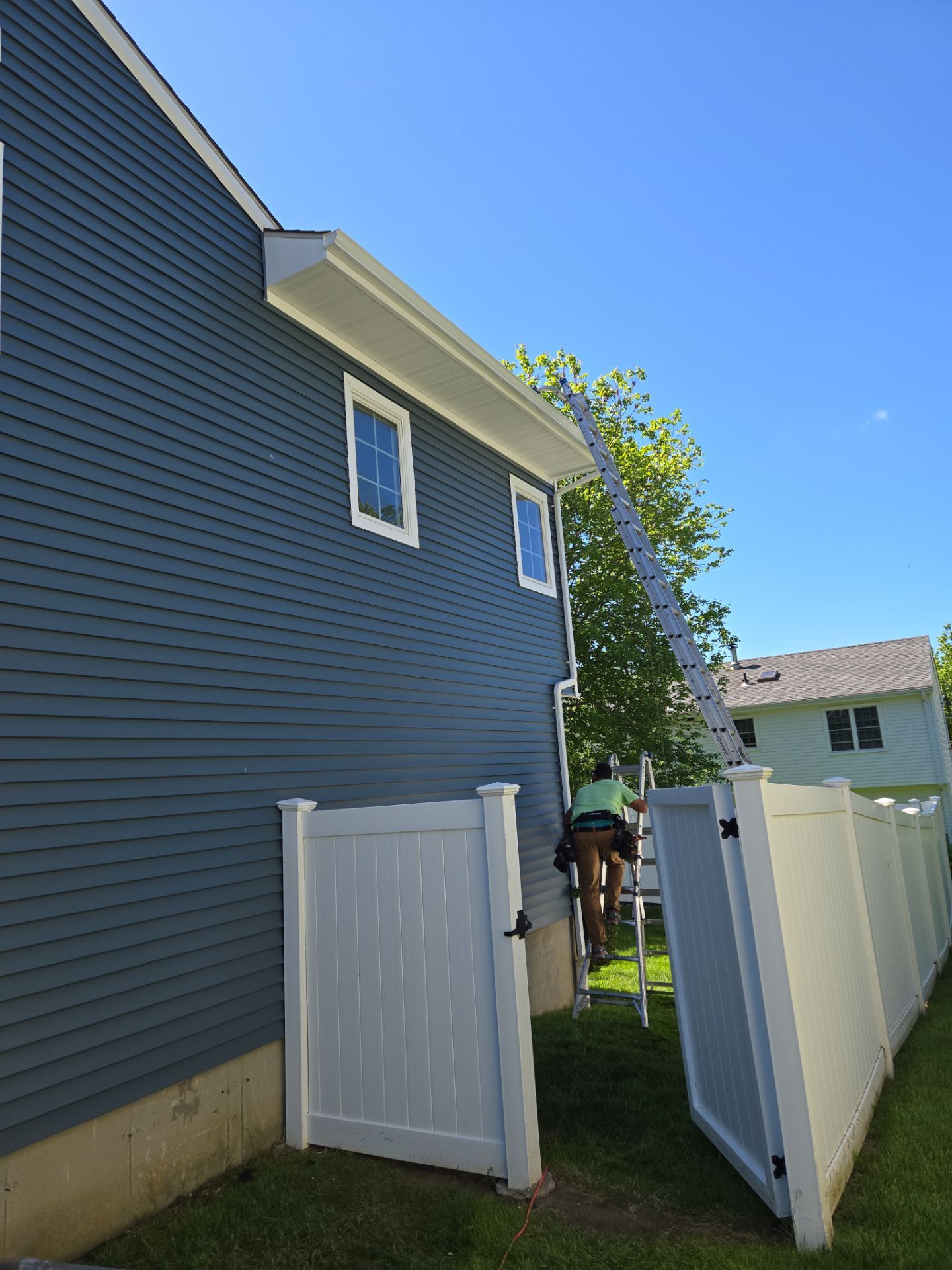 Siding Installation using Certainteed Cedar Impressions Straight Edge Perfection Shingles - D7 - Pacific Blue by A Plus Exterior
