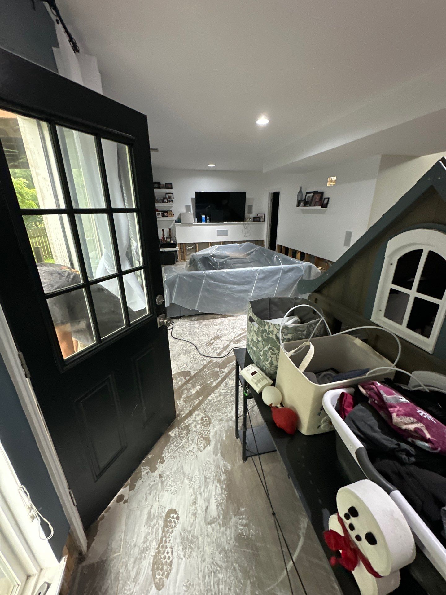 Full-Service Water Damage Mitigation and Structural Drying in Lone Jack by Fine Restoration